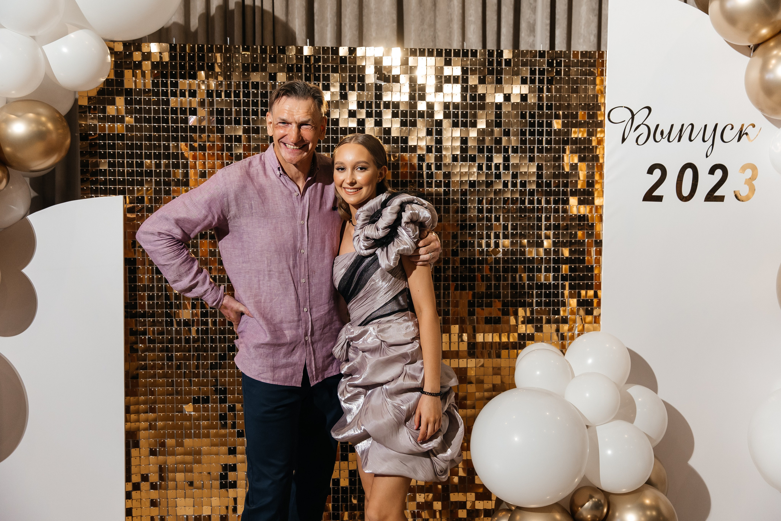 2023-06-23 Выпускной МБОУ СОШ № 10. Фотограф в Красноярске