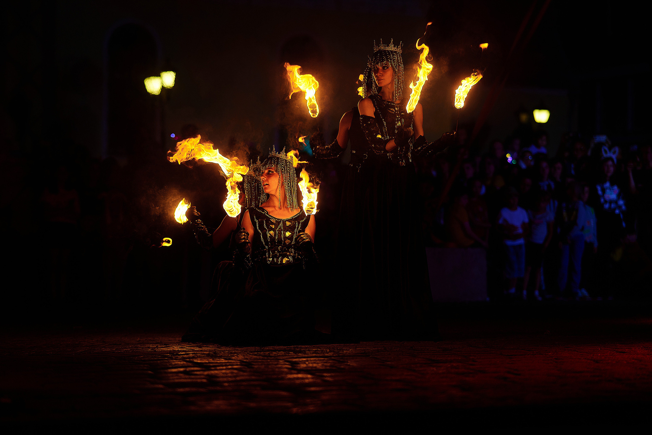 Фаер-шоу «Король Артур» в День города Гвардейска (Тапиау) 2023 г. Фотосъемка и видеосъемка в Калининграде Liveemotion.pro