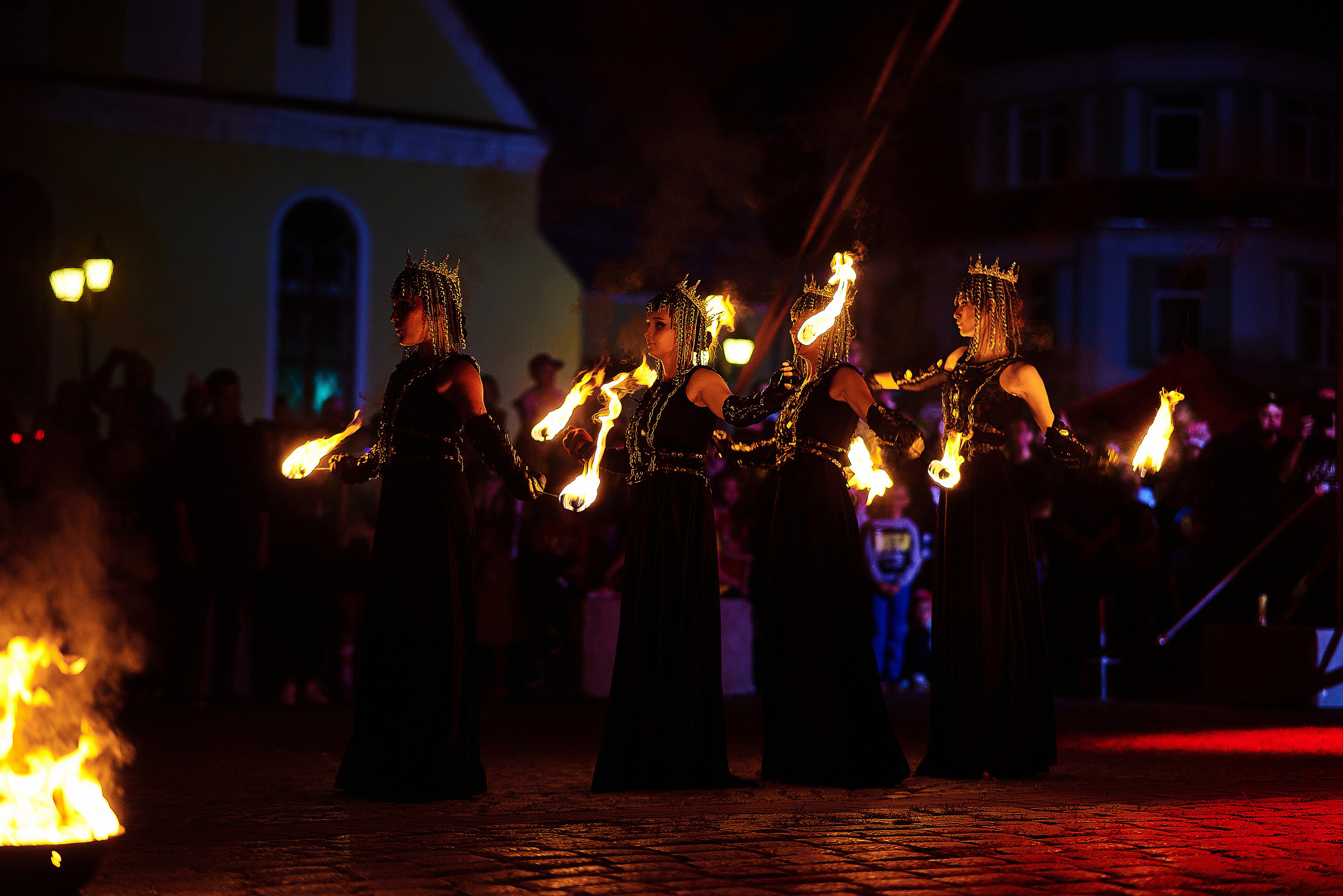 Фаер-шоу «Король Артур» в День города Гвардейска (Тапиау) 2023 г. Фотосъемка и видеосъемка в Калининграде Liveemotion.pro