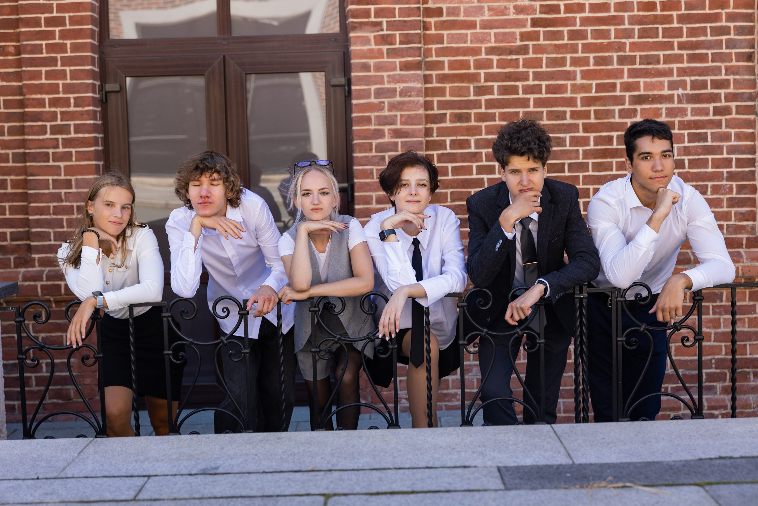 Идея для групповой фотографии, групповой снимок. школьная, фотосессия, выпускной, альбом, владивосток, приморский, край, современные, выпускные, альбомы, дальний, восток, портрет, школа, фотосессия, девушка, парень, ученик, школьник, фотограф,  корабельная набережная