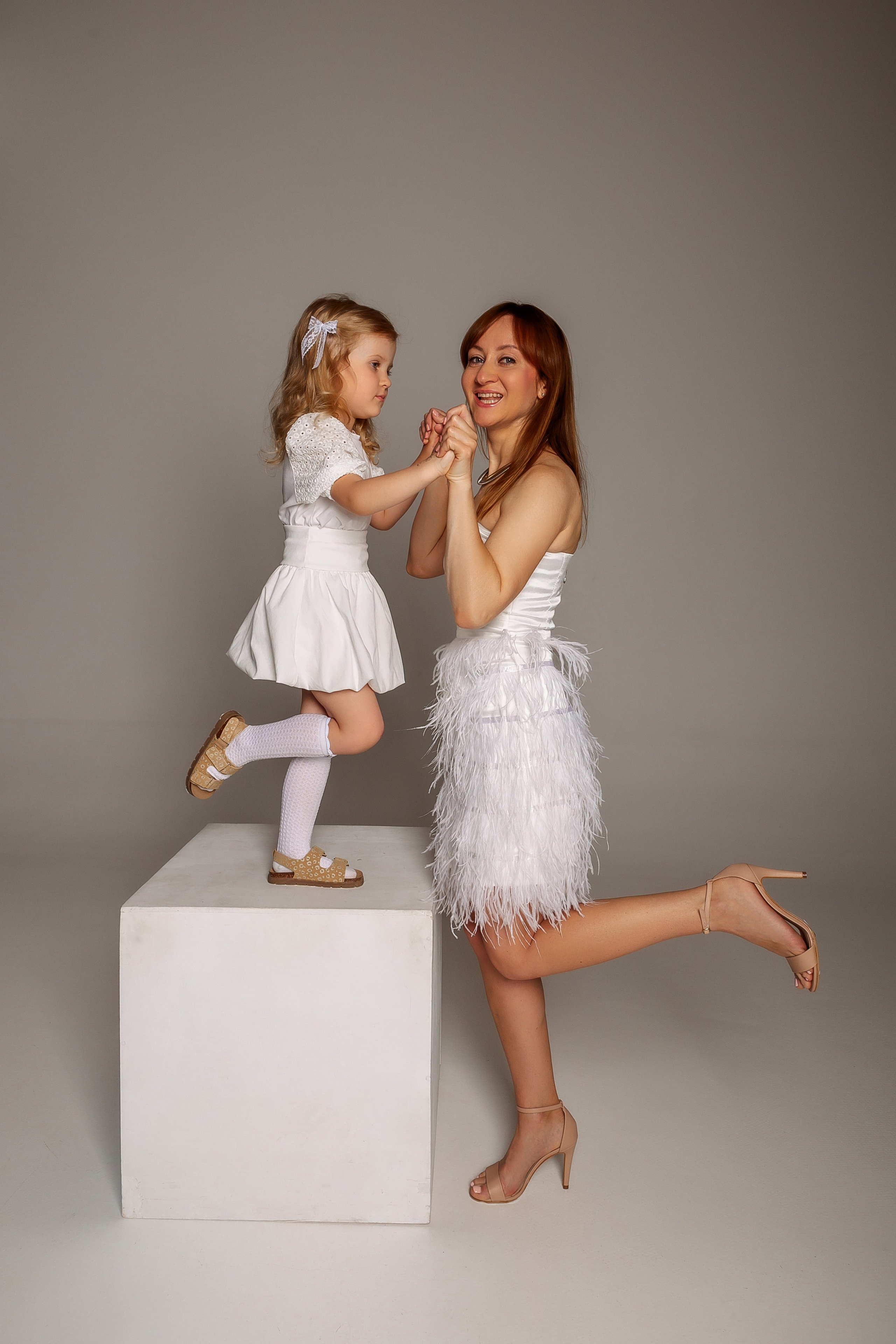 Ирина и Стефания. Семейный детский фотограф. Фотосессия в Минске