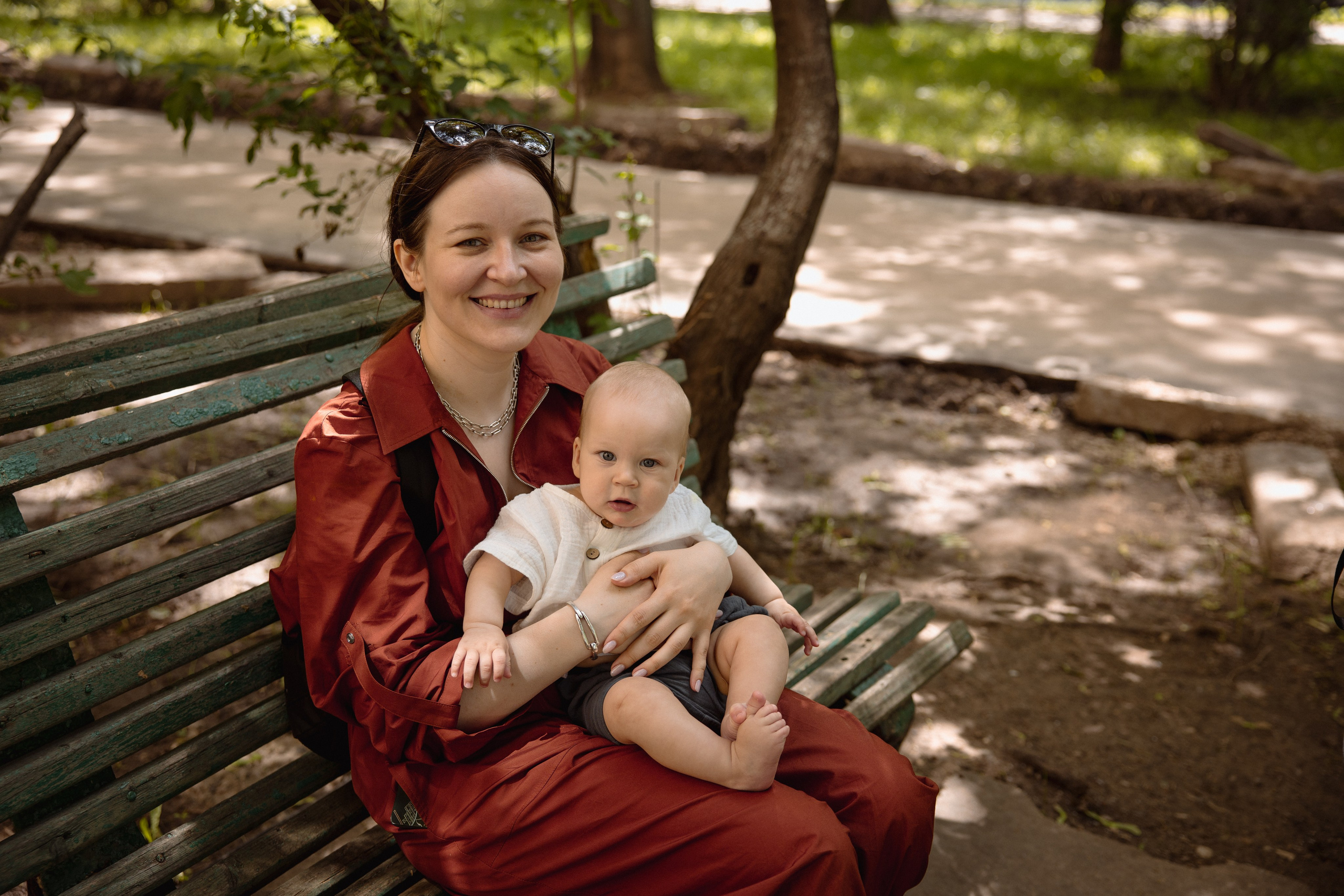 Настя с сыном у Alma-Mater. Ваш семейный newborn и lifestyle фотограф в СПБ Наталья Журавлева