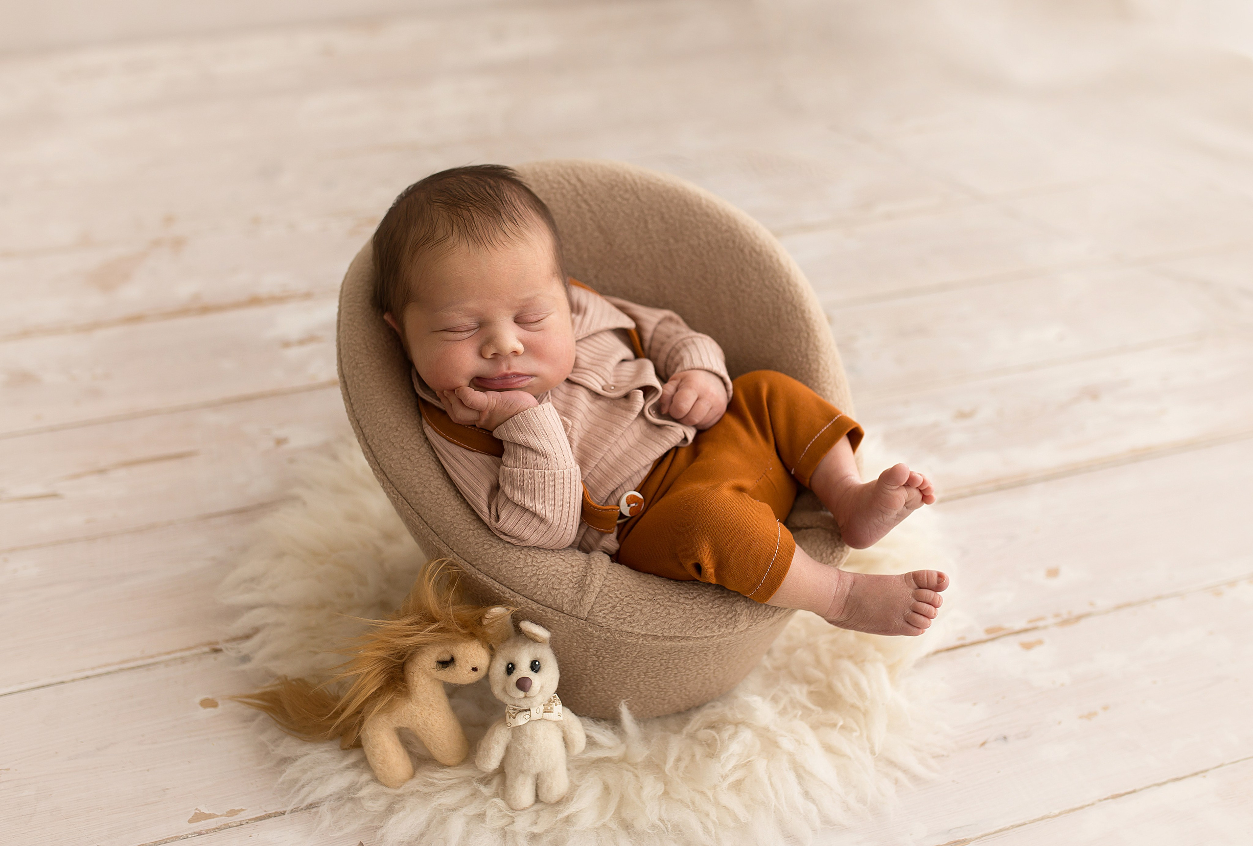 Фотосессия новорождённого. Фотограф новорождённых малышей и детский фотограф В Казани Лана Максим