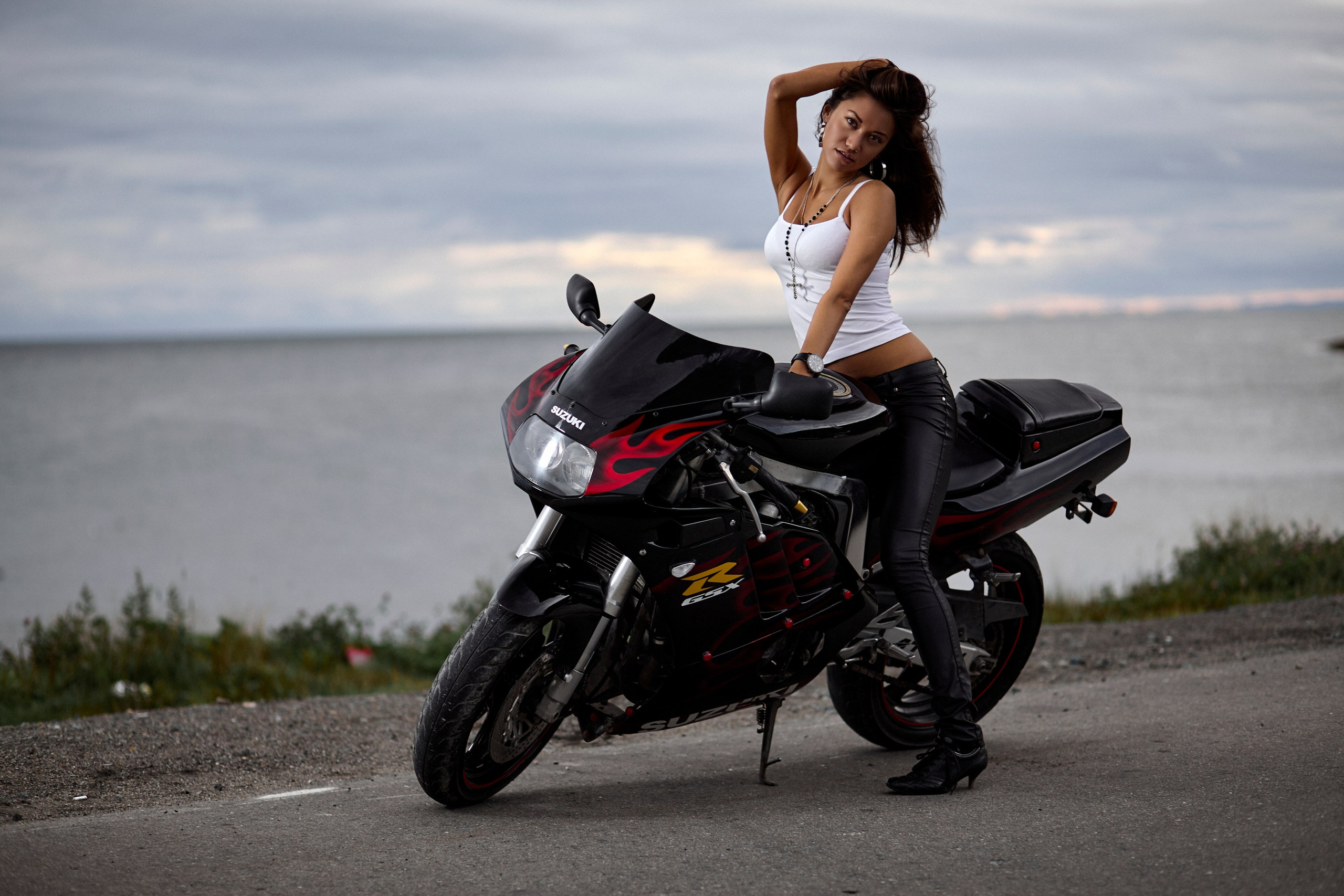 Парень, девушка, байк. Фотограф Андрей Серенков