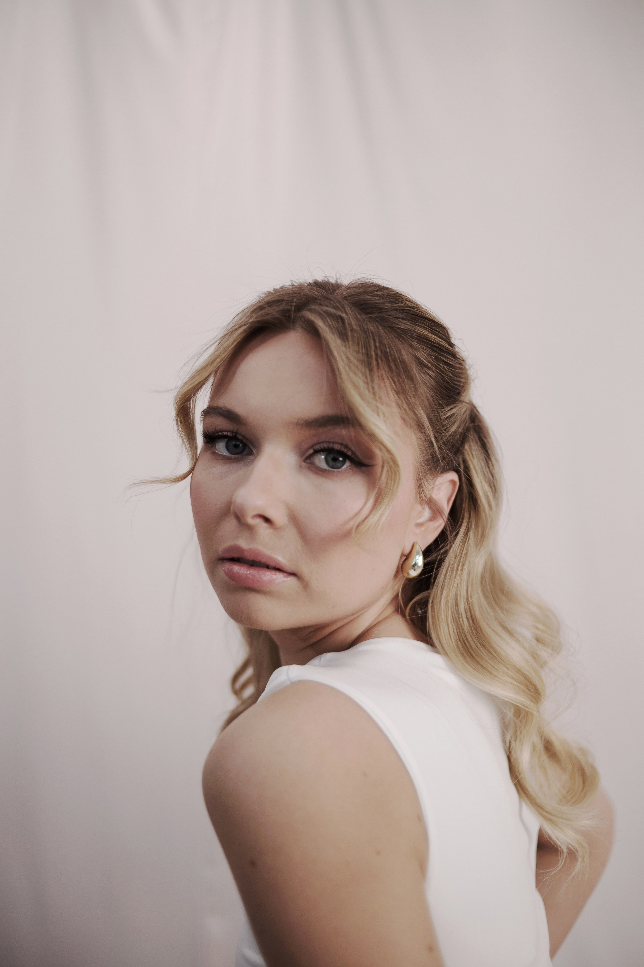 Md: @lovexxxxMuah: @mari.bulatovaOrg: @creative_photodayLoc: @daily_photostudio