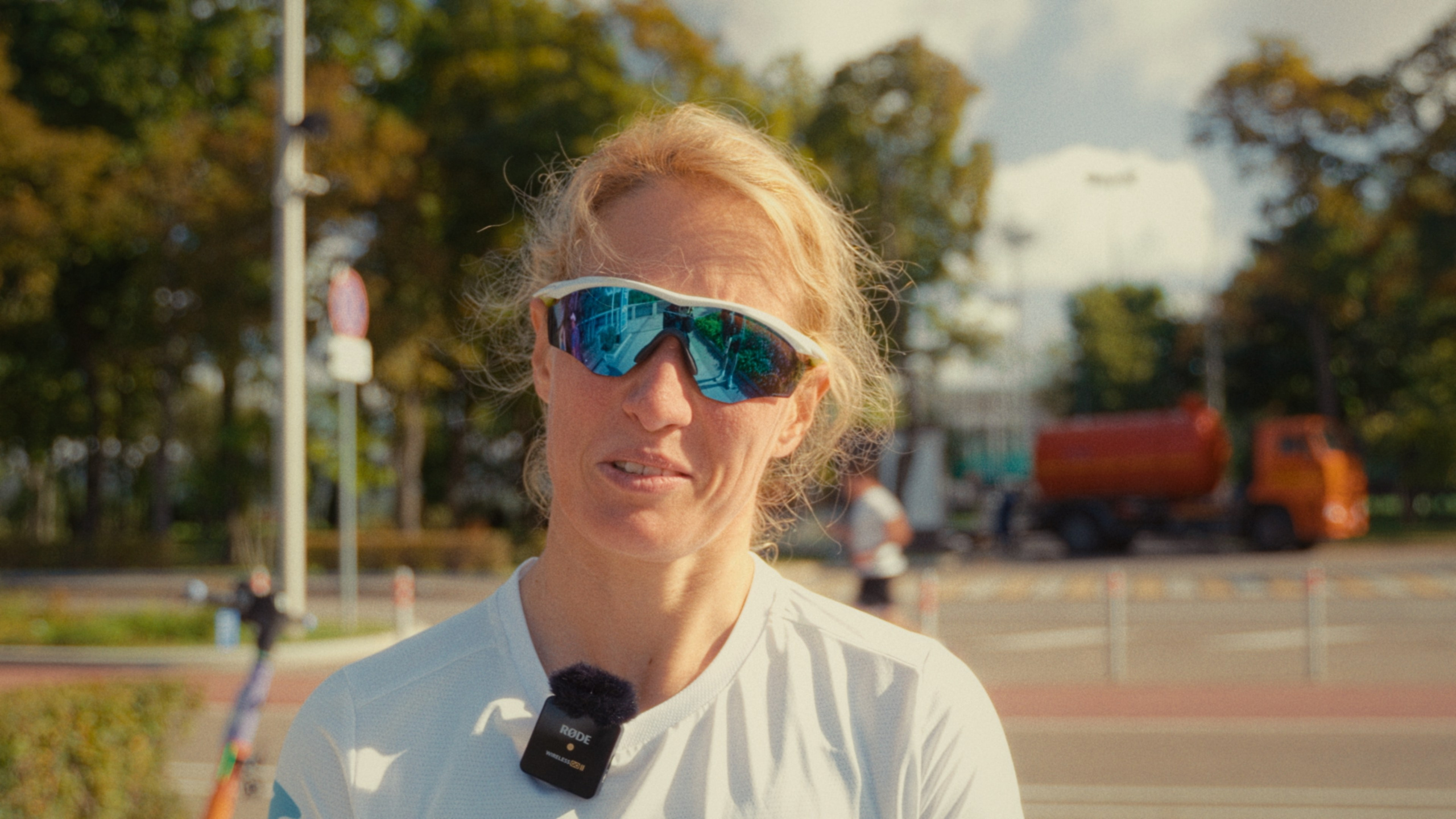 Документальный фильм Бегом по России, люди с неограниченными возможностями. Цветокоррекция кино, рекламы и клипов. В Алматы и по всему миру. Юрий Косяков