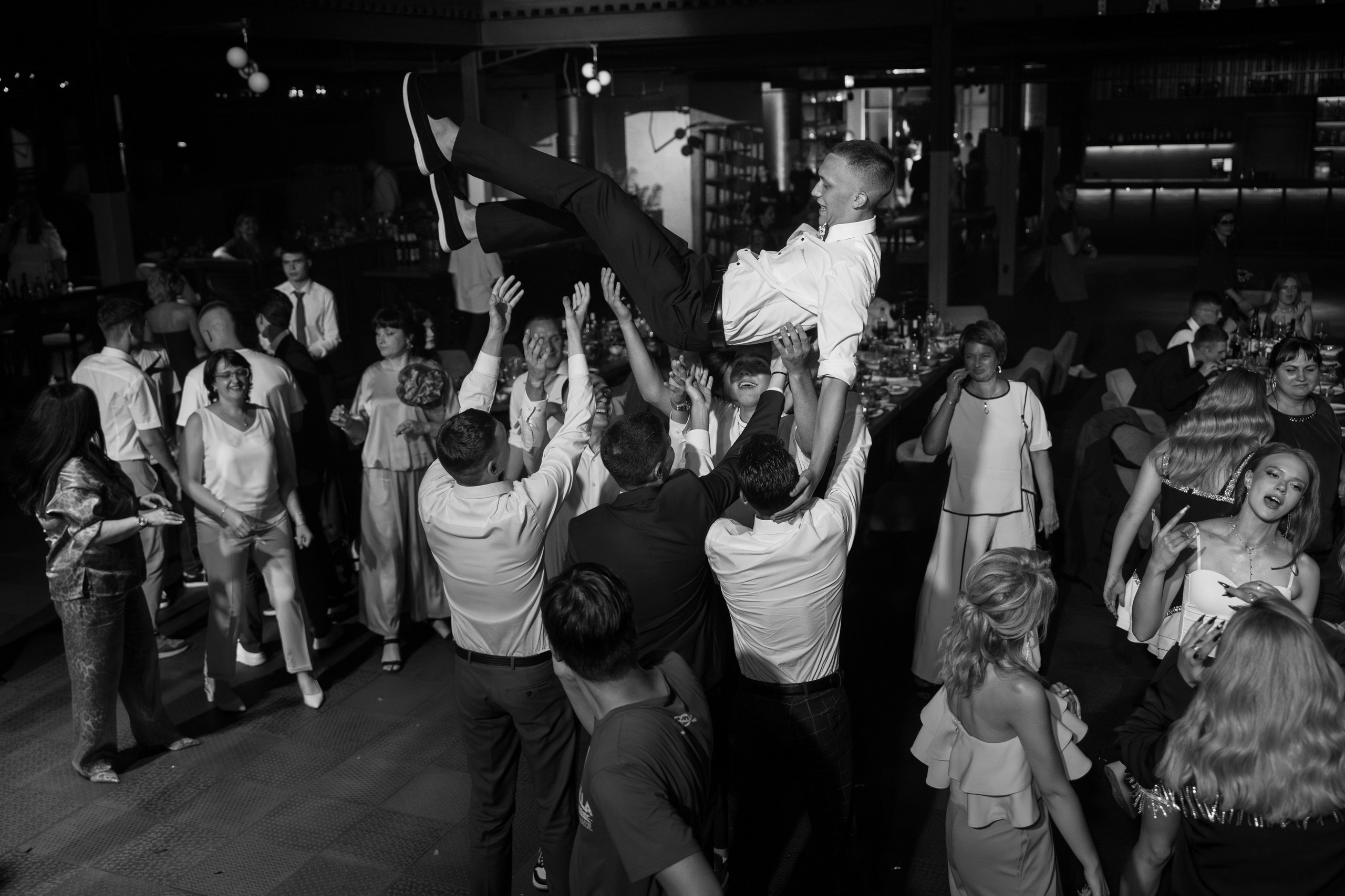 Выпускной лицея 27 (вечеринка). Свадебный и репортажный фотограф Элина Козырьянова