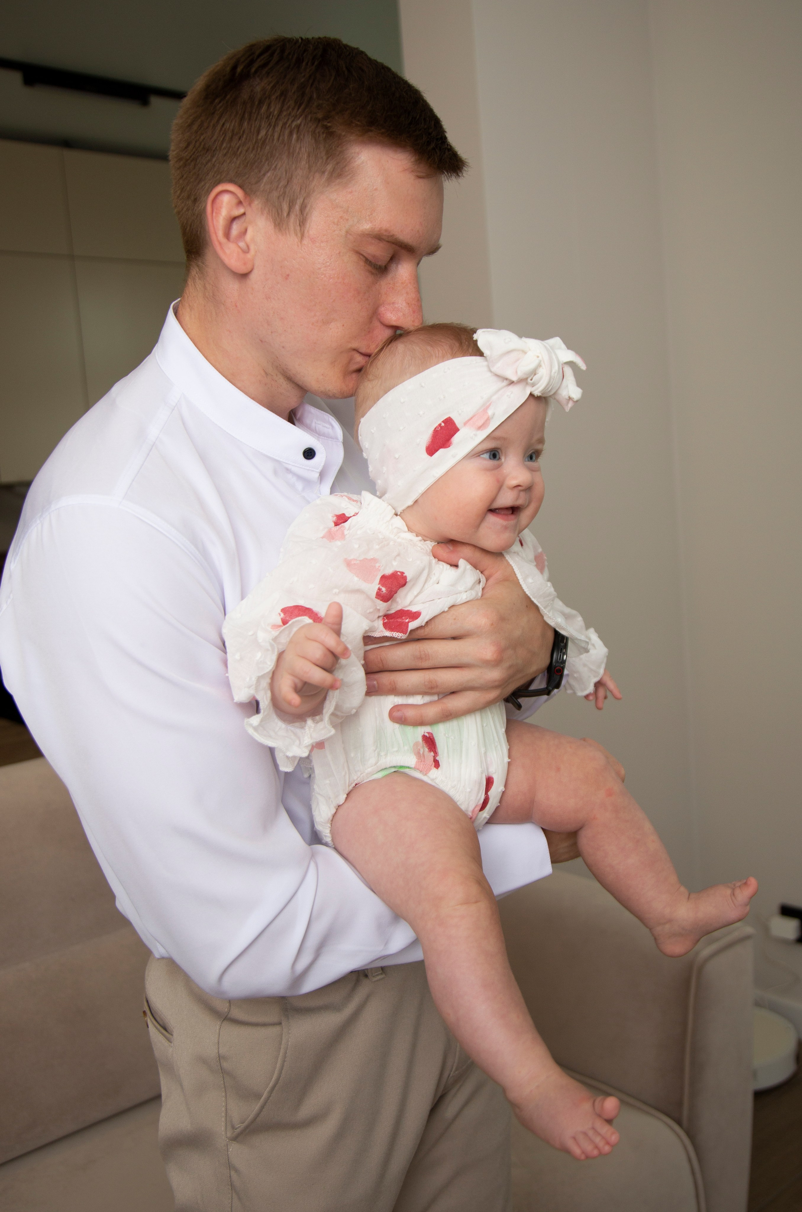 Семейная фотосессия с детьми в Москве дома. Фотосессия в студии в Москве от профессионального фотографа услуги по доступным ценам