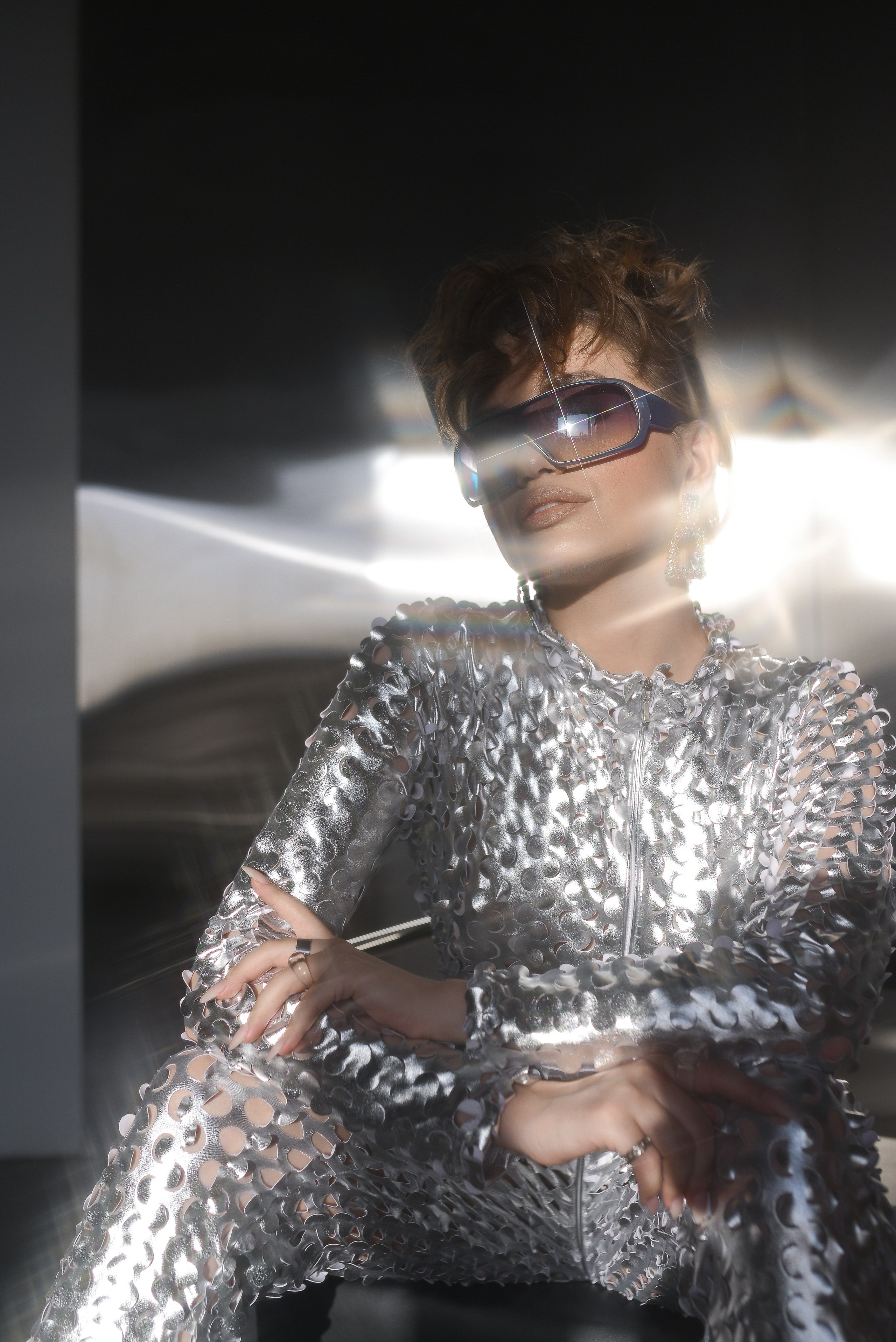 Съёмка в фотостудии Base, серебристая стена. Semerlina.ru