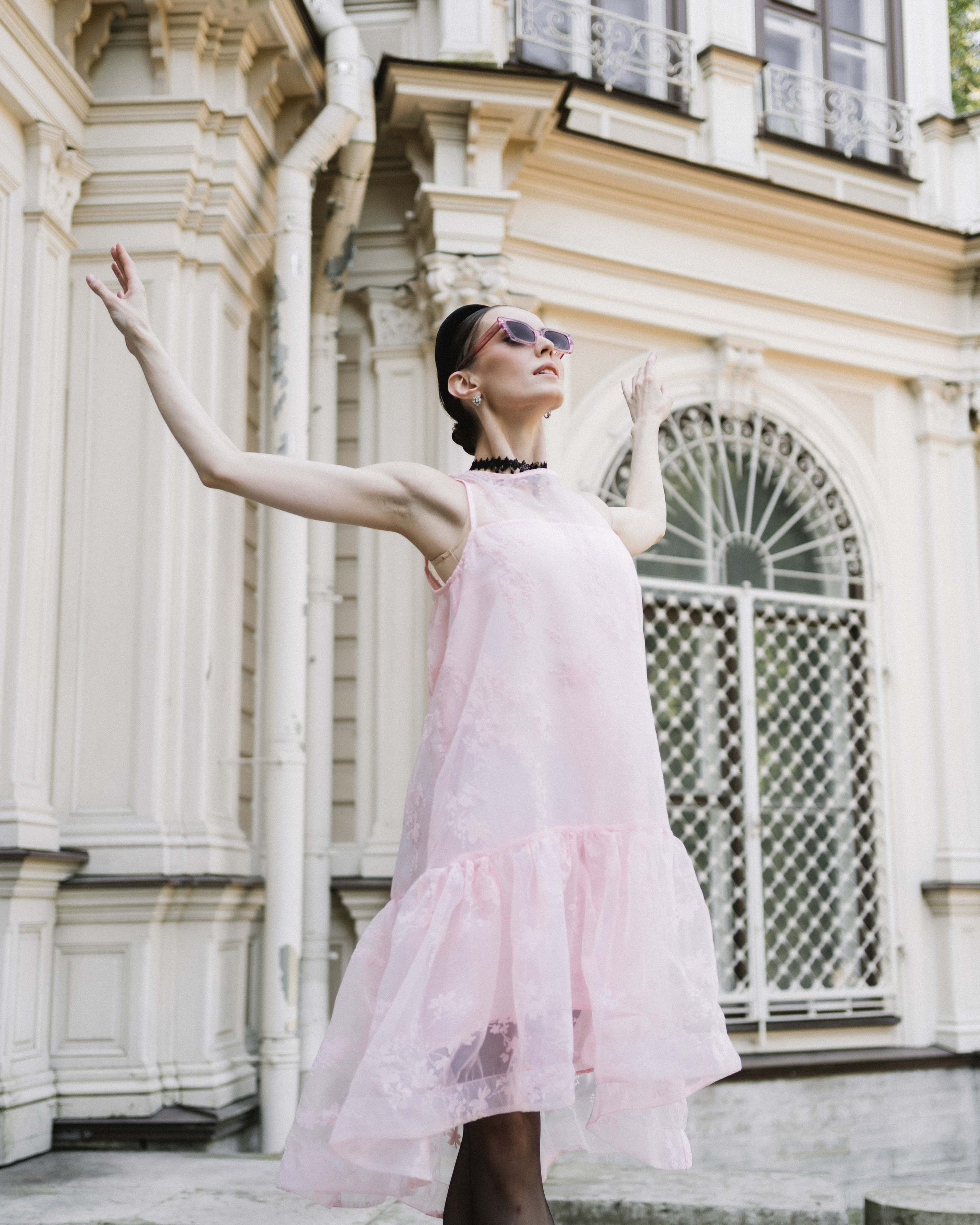 Фотосессия с балериной в Лопухинском саду в Питере