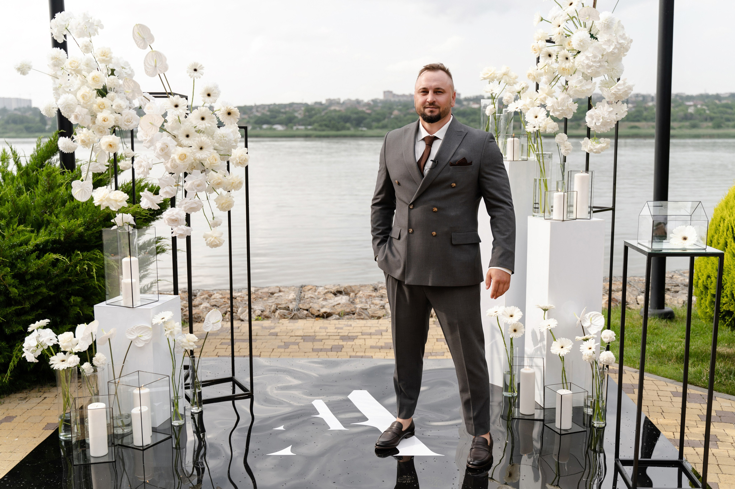 Свадебная фотосессия в отеле Hayat Regency Rostov. Свадебный фотограф в Ростове Максимов Максим