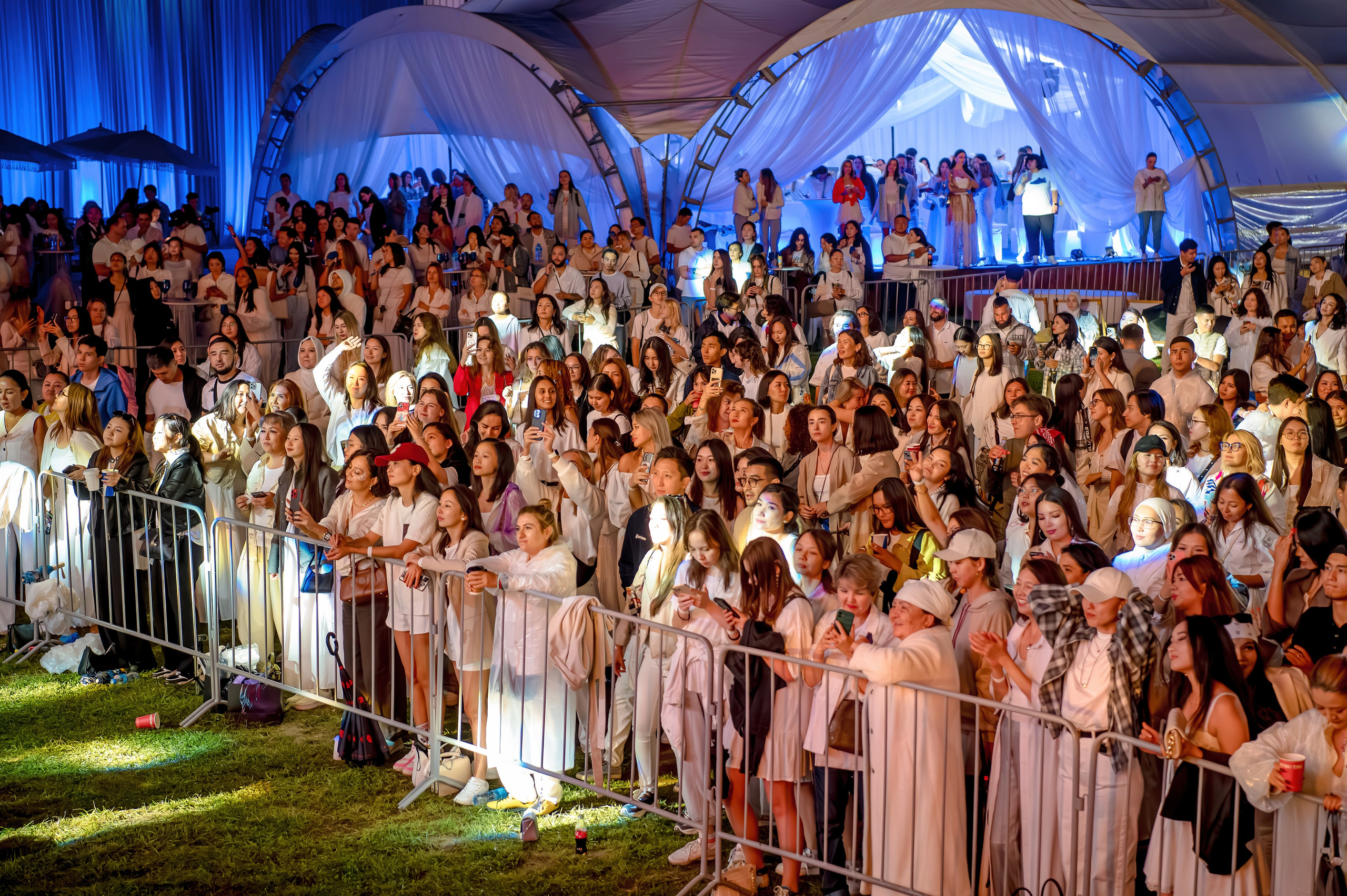 Концерты. Фестивали. Елена Северина фотограф, Алматы: репортаж (спорт, концерты, конференции), предметная и фуд-съёмка, портреты, каталоги, фэшн, ретушь