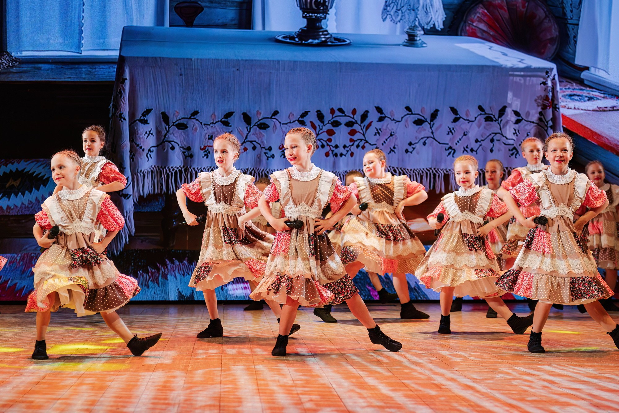 Отчетный концерт Образцового коллектива Алтая театра эстрадной песни «Созвездие». Свадебный и репортажный фотограф Никита Сницарев в Барнауле