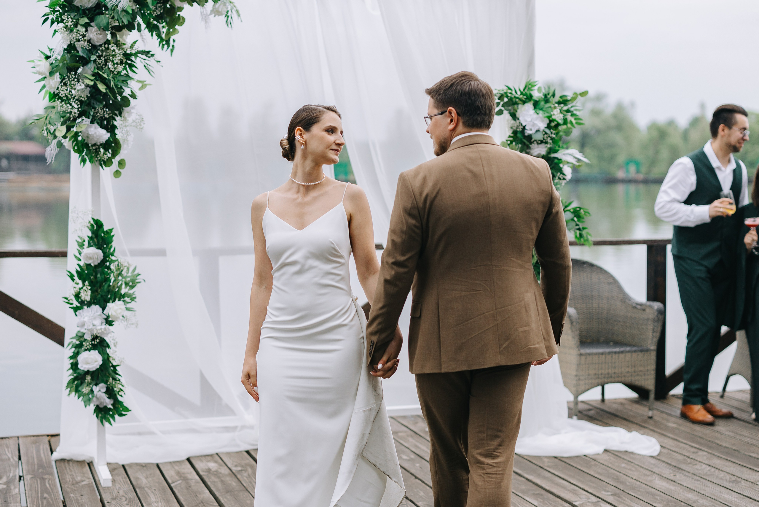 Белая арка. Александр Антонов. Профессиональный свадебный, репортажный фотограф в Москве, Подольске. Фото+Видео на любой праздник