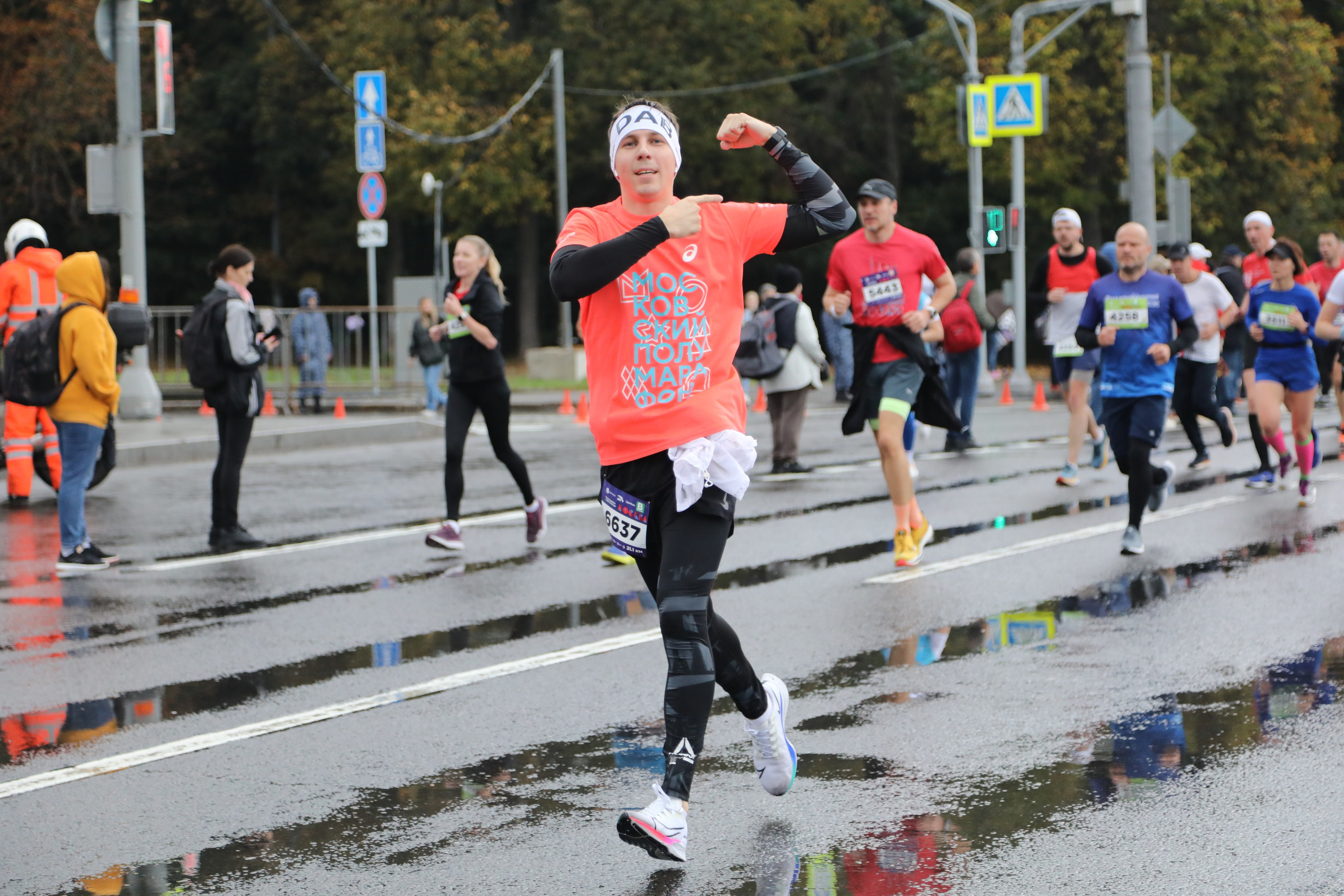 Полумарафон Моя столица, 1 октября 2023 г. Фотограф Сергей Ловкий