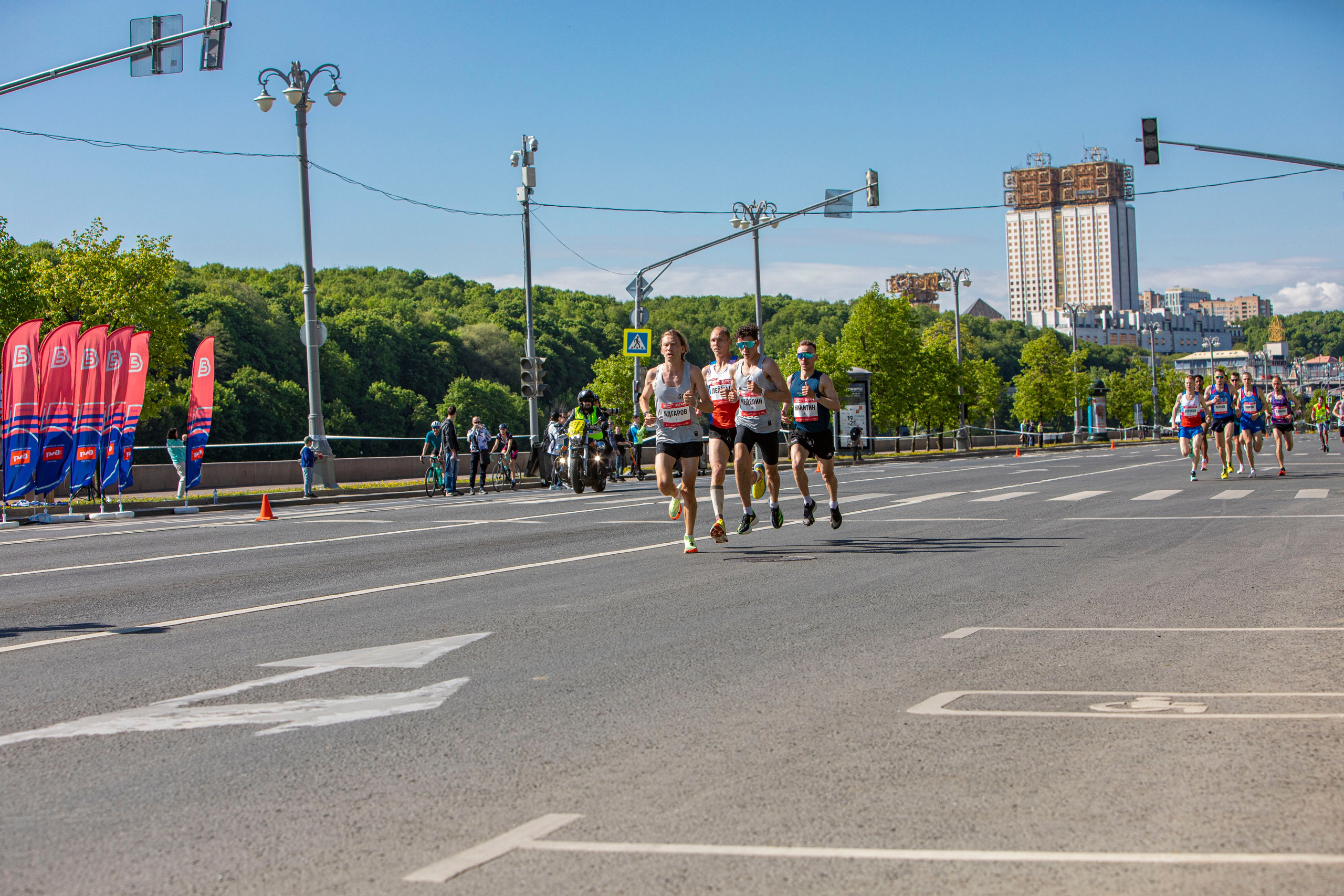 Московский полумарафон, 14 мая 2023 года. Фотограф Сергей Ловкий