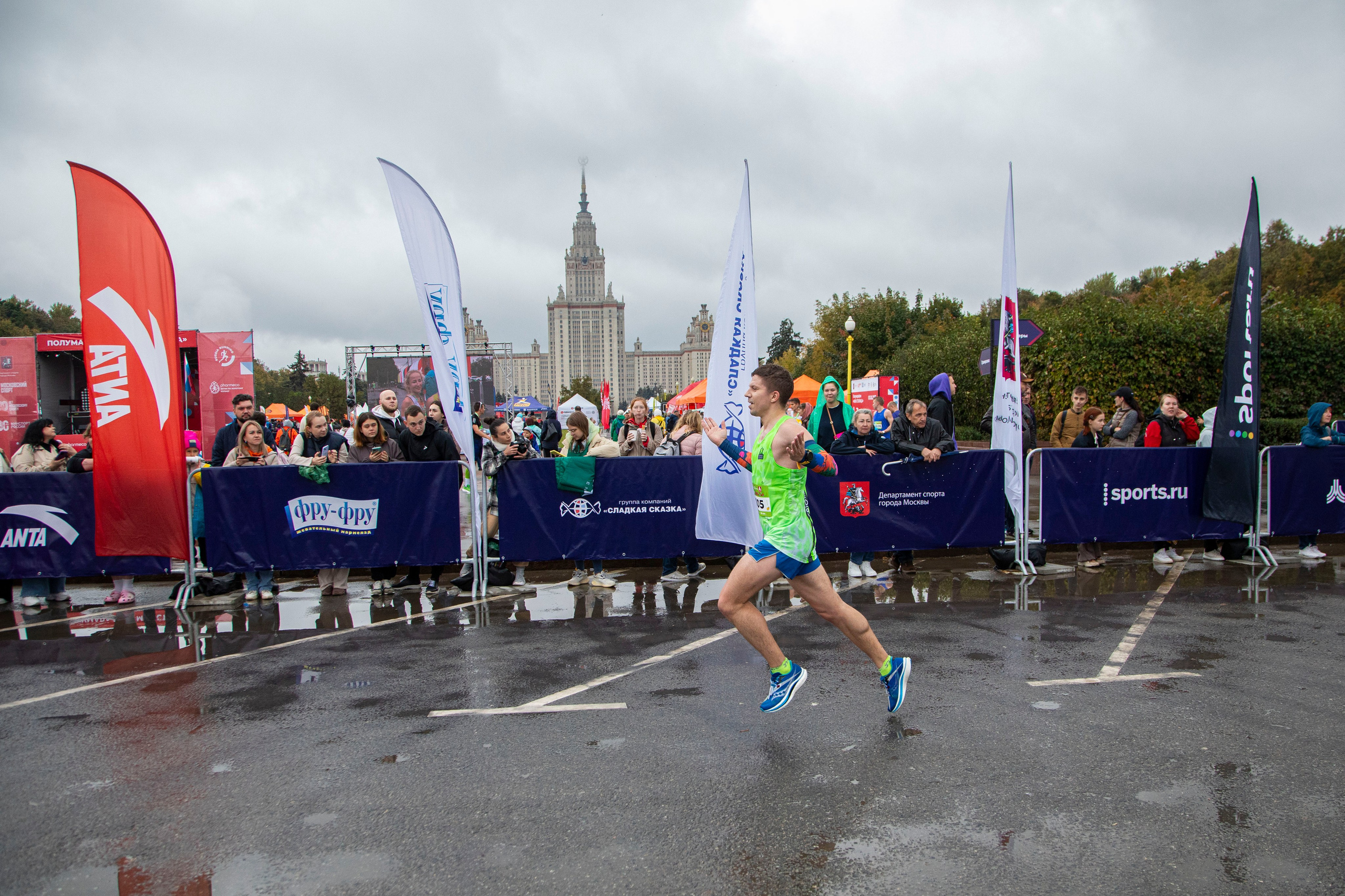Полумарафон Моя столица, 1 октября 2023 г. Фотограф Сергей Ловкий