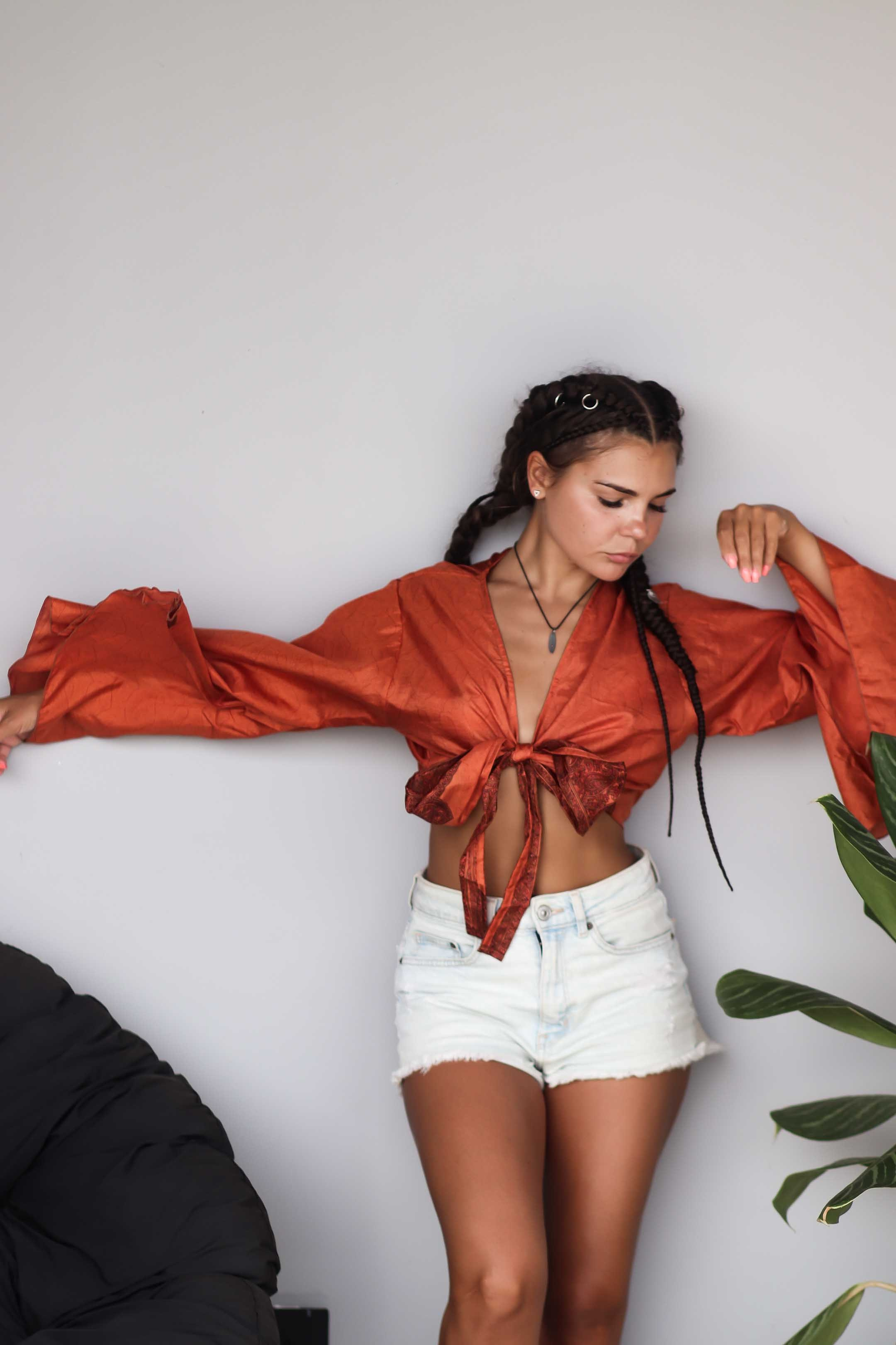 Коллекция купальников бикини. Фотограф на Шри-Ланке