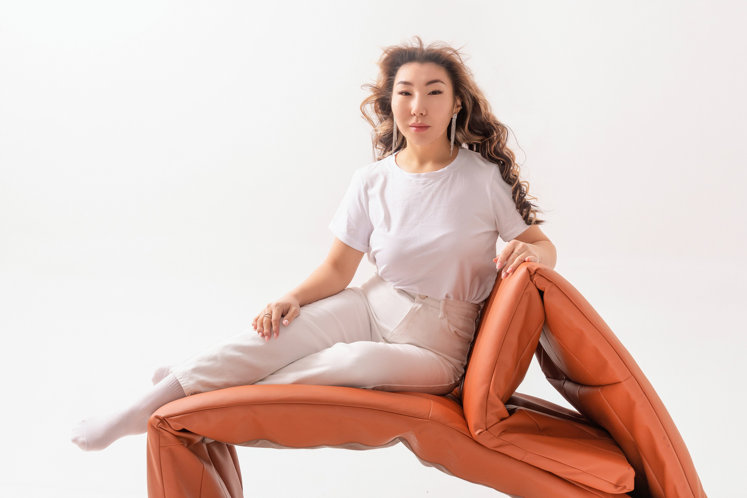 Фотоконтент, женский портрет. Занимаюсь профессиональной фотографией и живу рядом с Байкалом. Работаю в разных жанрах