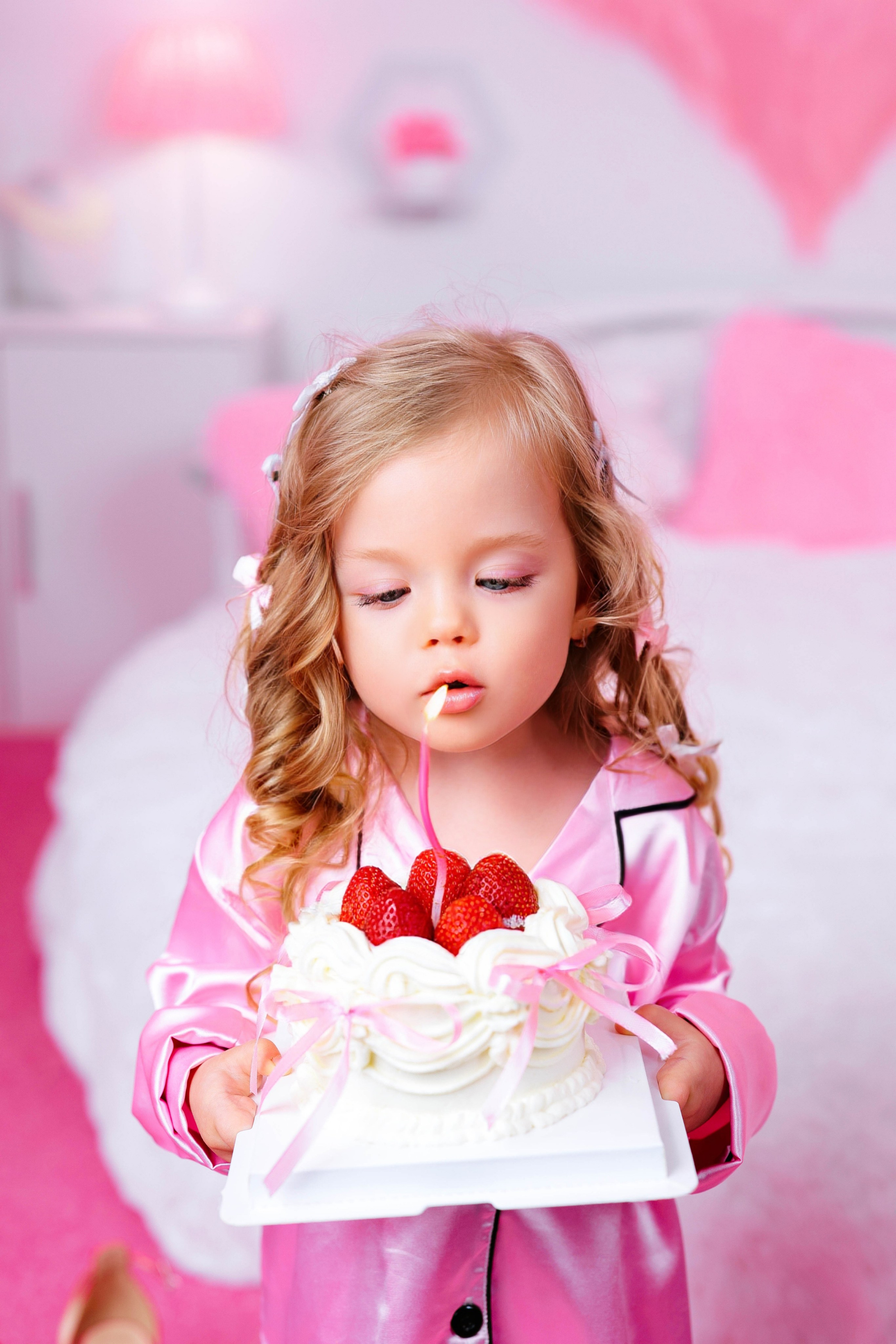 РОЗОВАЯ КОМНАТА