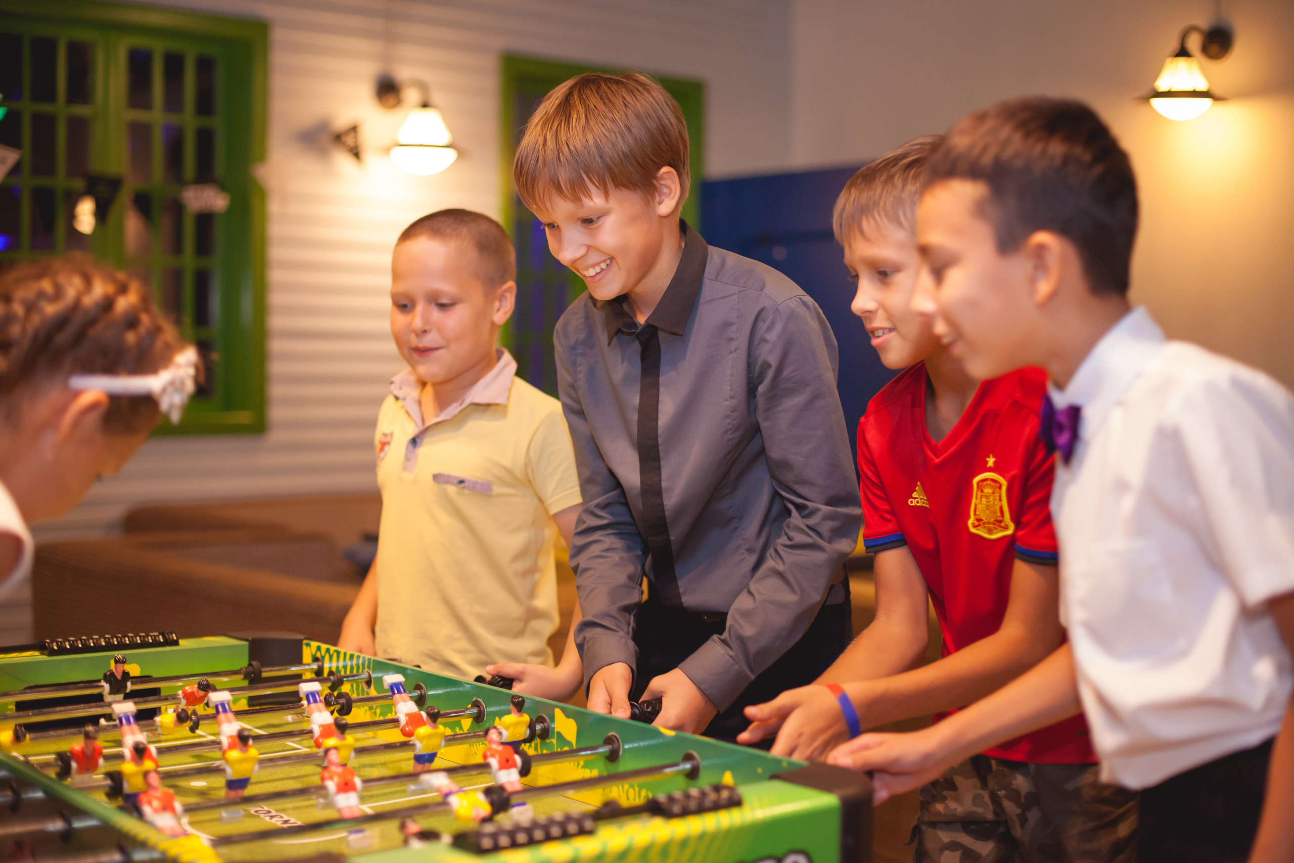 Детский и семейный фотограф -Антон Тюрин. Съемка детских праздников, с. Свадебный и семейный фотограф в Волжском Антон Тюрин