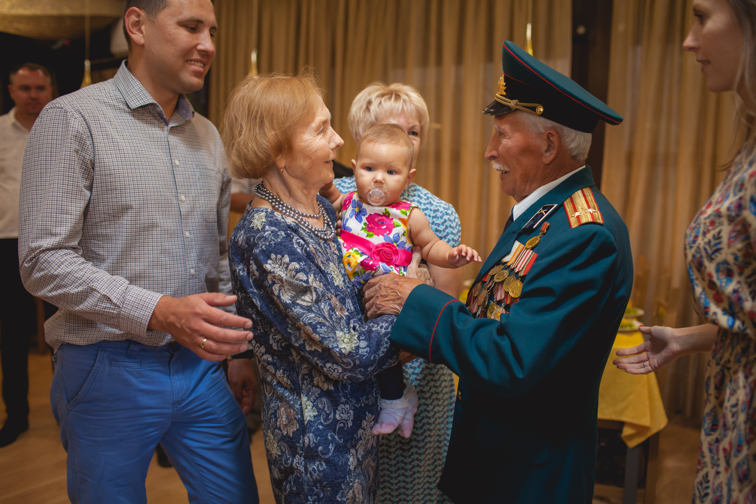 Съемка юбилеев, дней рождений, корпоративов. Свадебный и семейный фотограф в Волжском Антон Тюрин