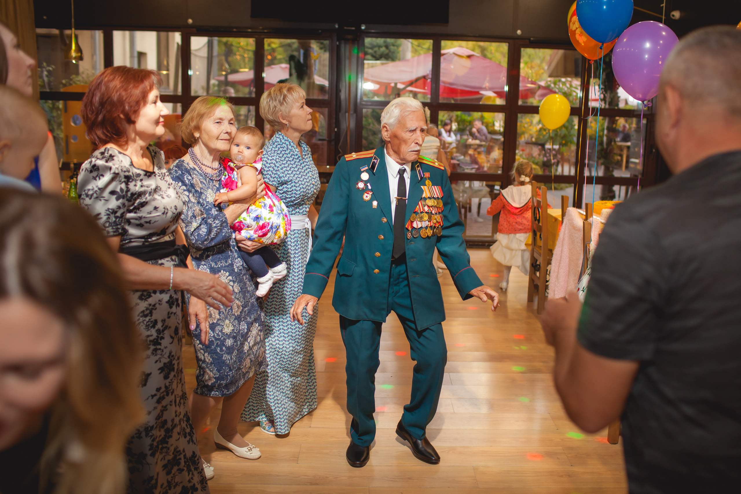 Съемка юбилеев, дней рождений, корпоративов. Свадебный и семейный фотограф в Волжском Антон Тюрин