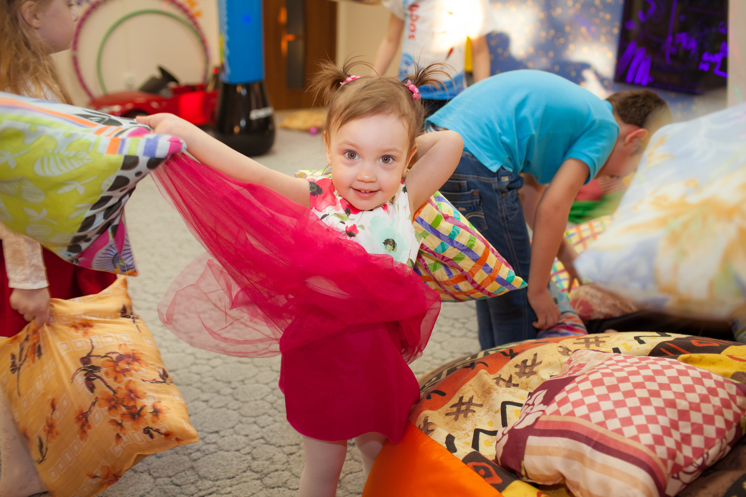 Детский и семейный фотограф -Антон Тюрин. Съемка детских праздников, с. Свадебный и семейный фотограф в Волжском Антон Тюрин