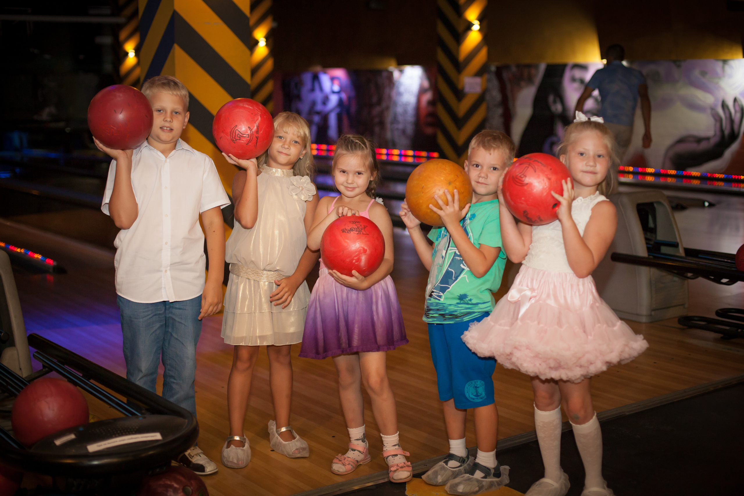 Детский и семейный фотограф -Антон Тюрин. Съемка детских праздников, с. Свадебный и семейный фотограф в Волжском Антон Тюрин