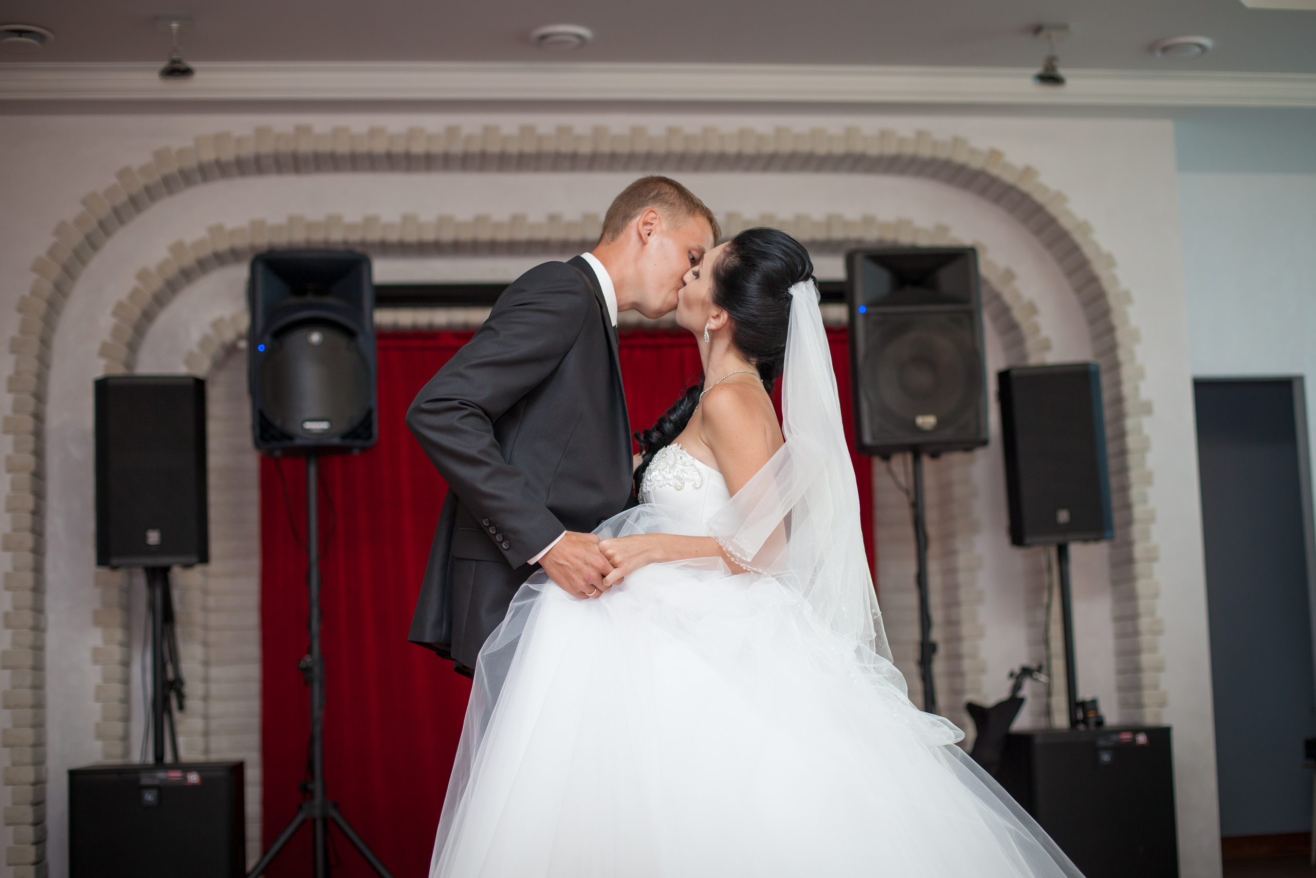 Свадебный фотограф в Волгограде Антон Тюрин. Свадебный и семейный фотограф в Волжском Антон Тюрин