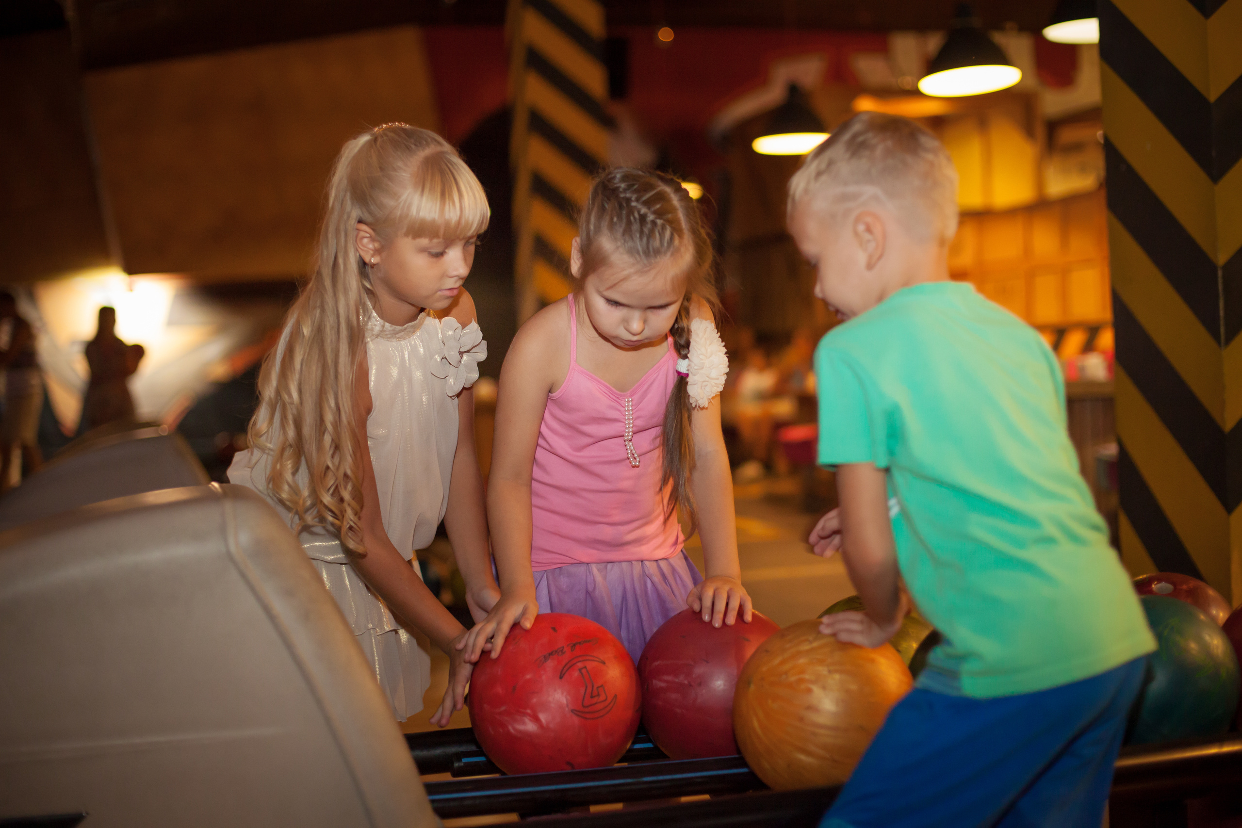 Детский и семейный фотограф -Антон Тюрин. Съемка детских праздников, с. Свадебный и семейный фотограф в Волжском Антон Тюрин