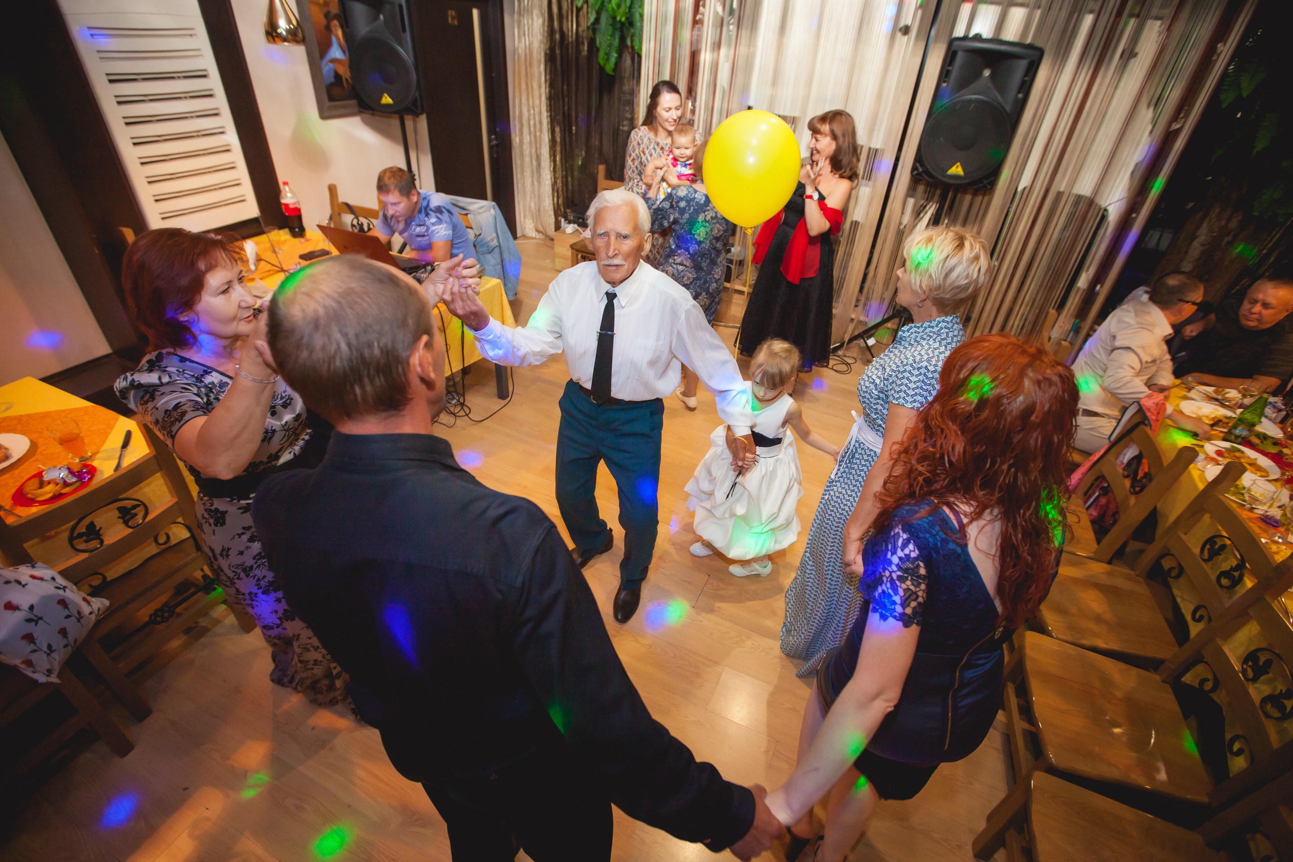 Съемка юбилеев, дней рождений, корпоративов. Свадебный и семейный фотограф в Волжском Антон Тюрин