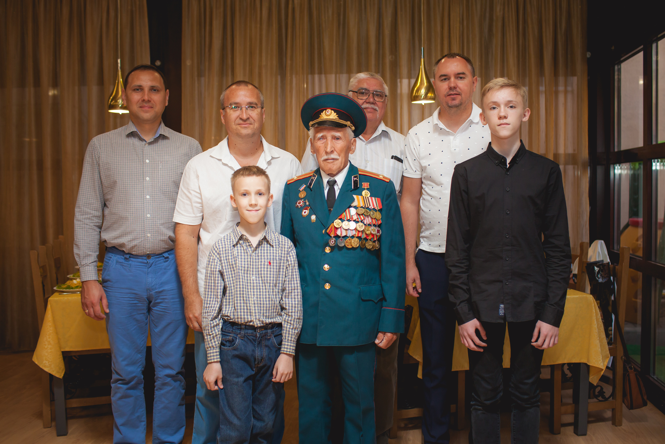 Съемка юбилеев, дней рождений, корпоративов. Свадебный и семейный фотограф в Волжском Антон Тюрин