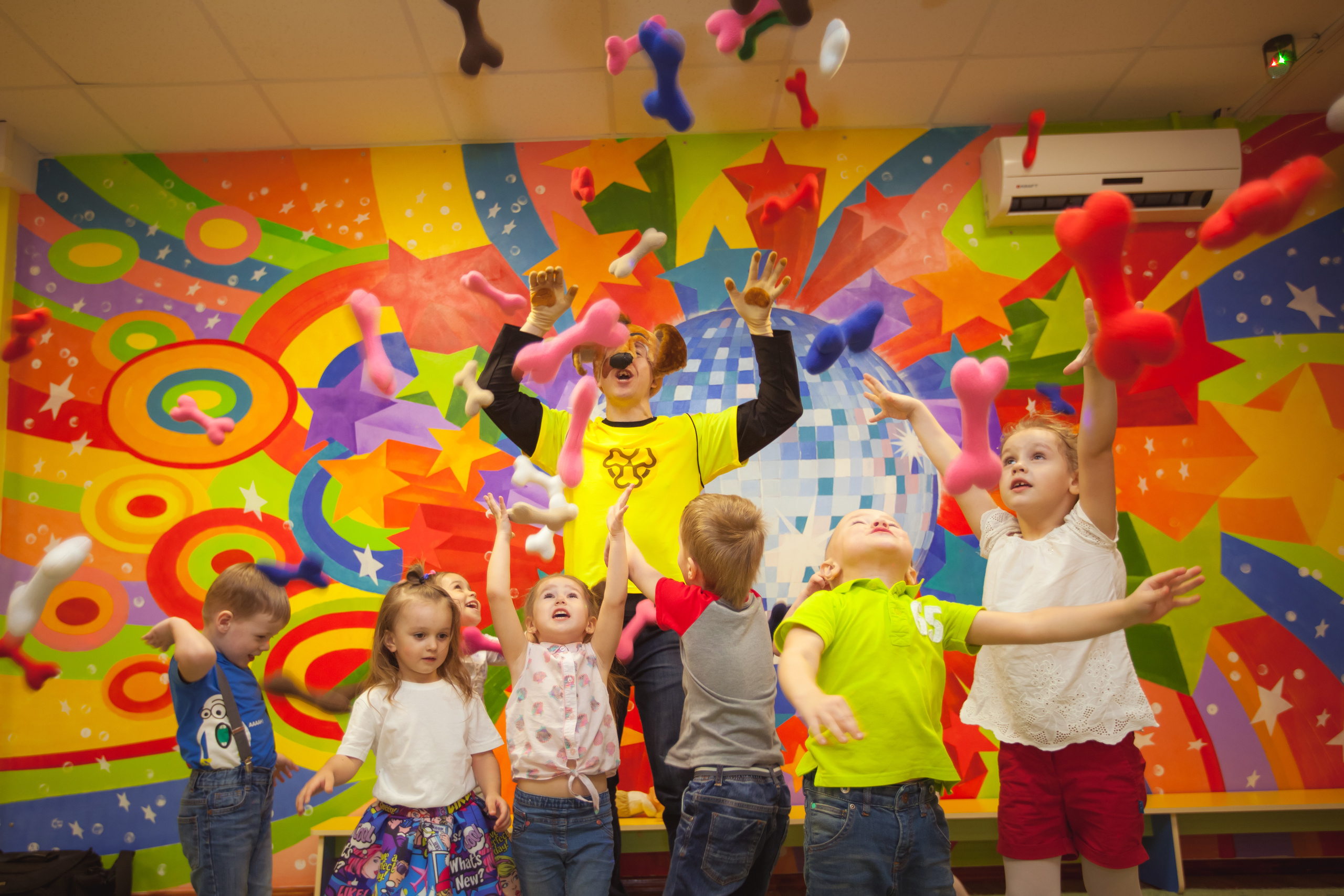 Детский и семейный фотограф -Антон Тюрин. Съемка детских праздников, с. Свадебный и семейный фотограф в Волжском Антон Тюрин