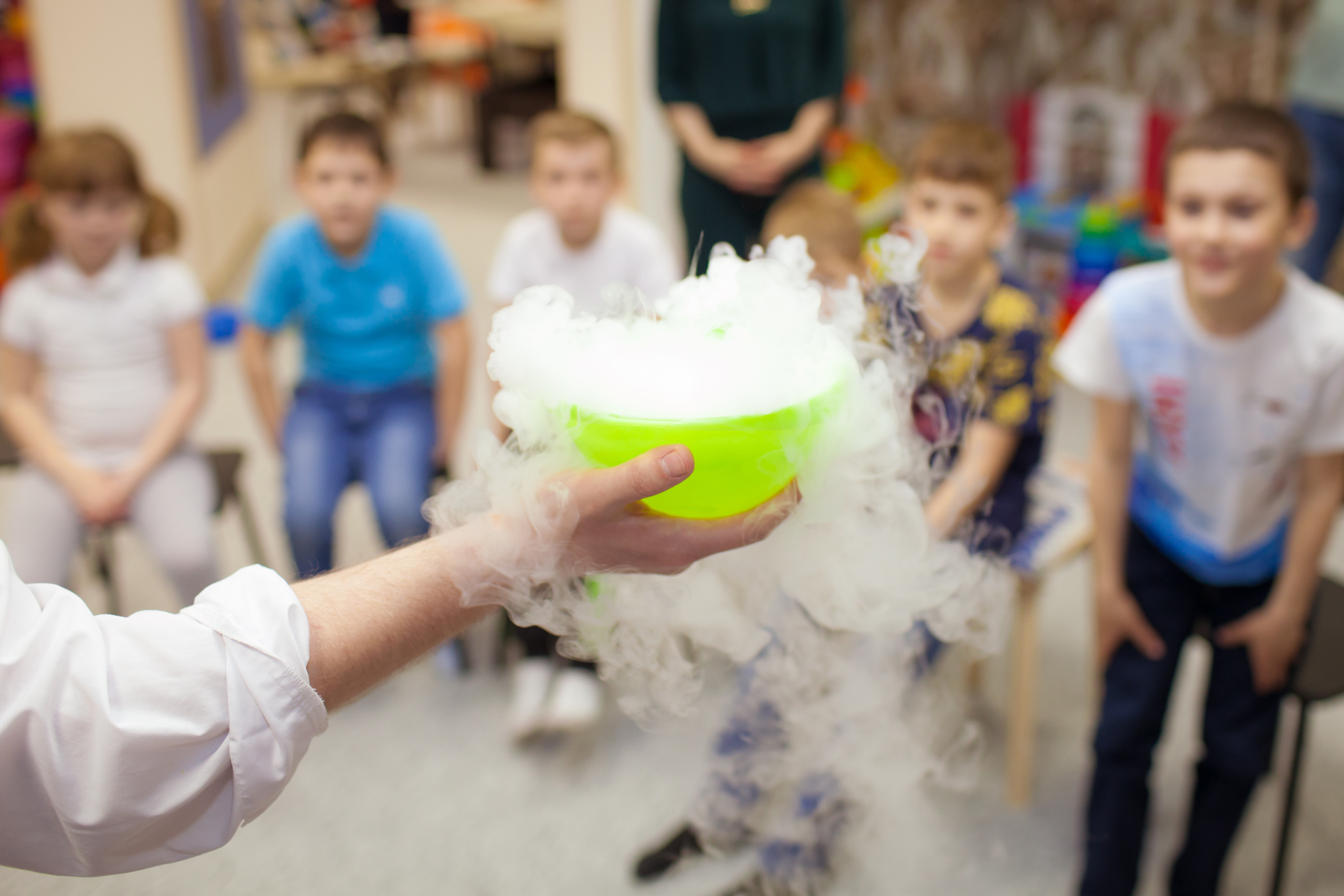 Детский и семейный фотограф -Антон Тюрин. Съемка детских праздников, с. Свадебный и семейный фотограф в Волжском Антон Тюрин