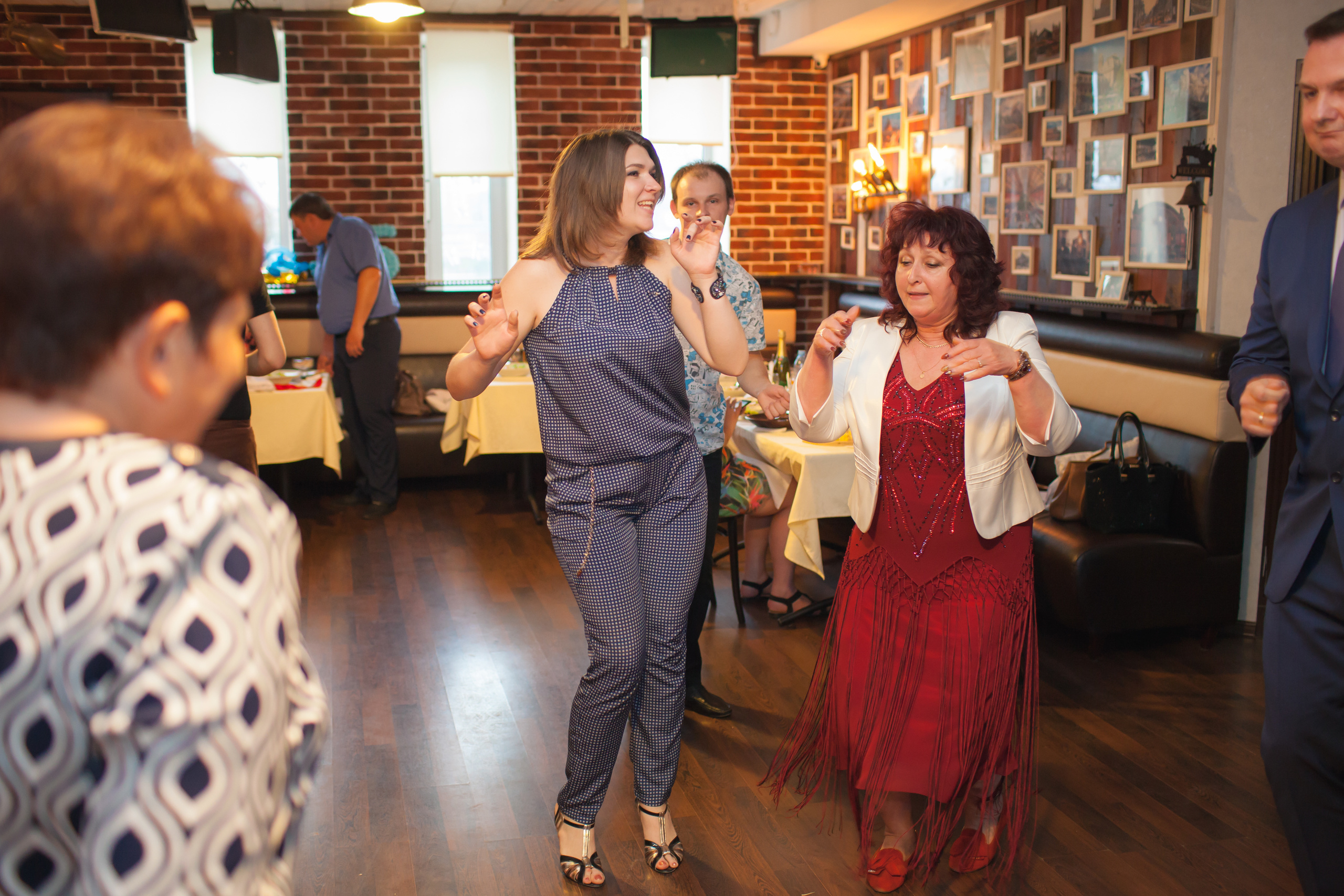 Съемка юбилеев, дней рождений, корпоративов. Свадебный и семейный фотограф в Волжском Антон Тюрин