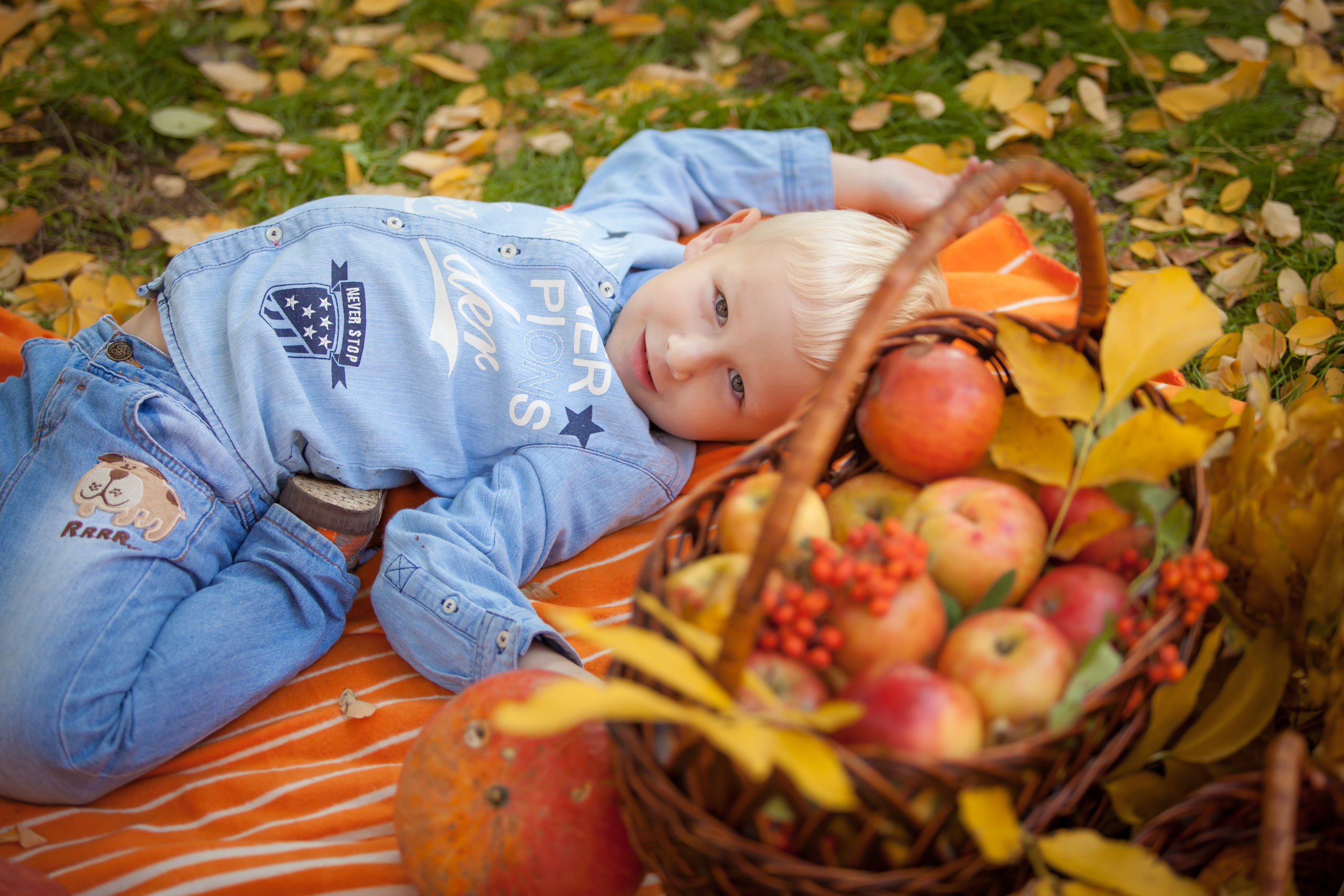 Детский и семейный фотограф -Антон Тюрин. Съемка детских праздников, с. Свадебный и семейный фотограф в Волжском Антон Тюрин