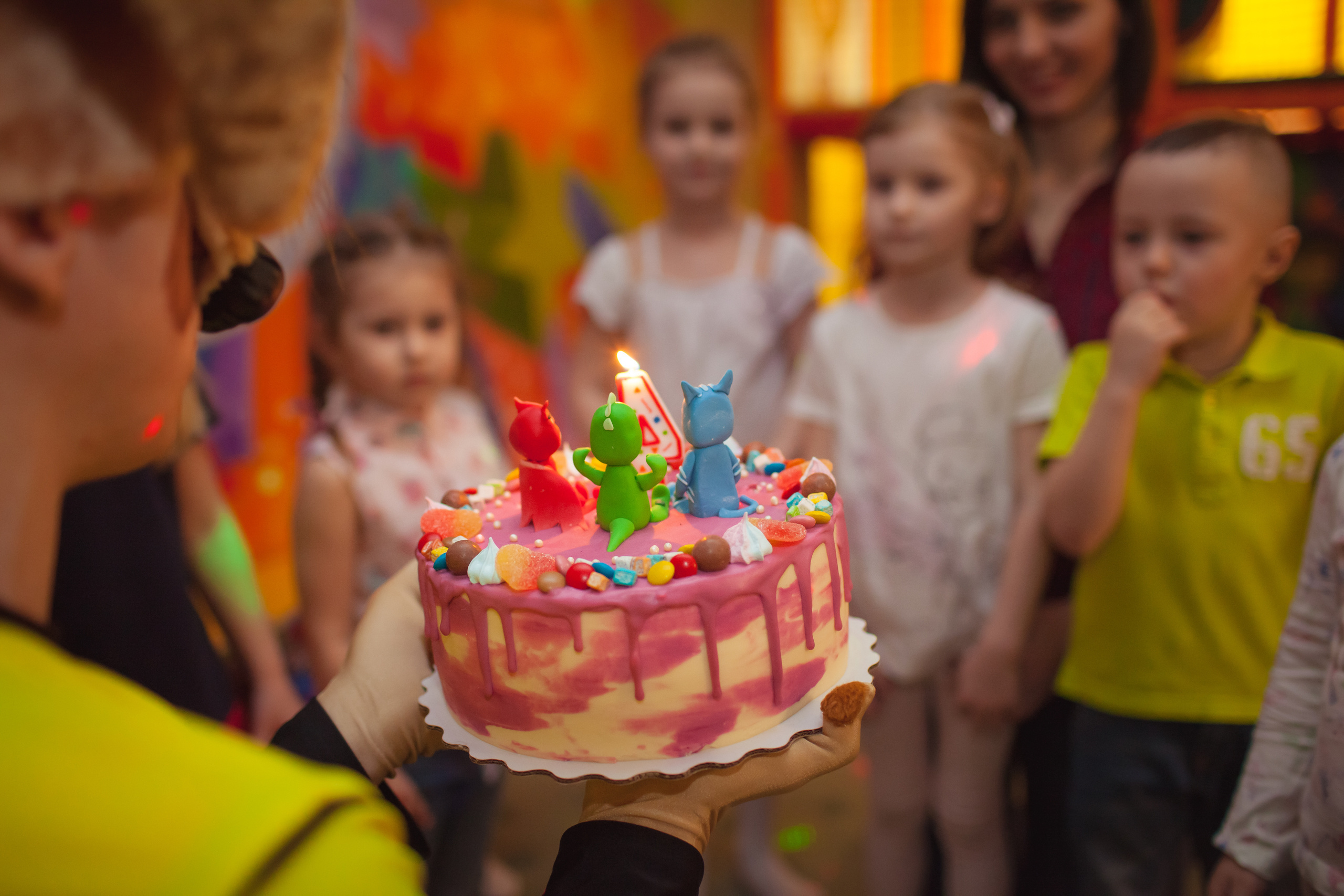 Детский и семейный фотограф -Антон Тюрин. Съемка детских праздников, с. Свадебный и семейный фотограф в Волжском Антон Тюрин
