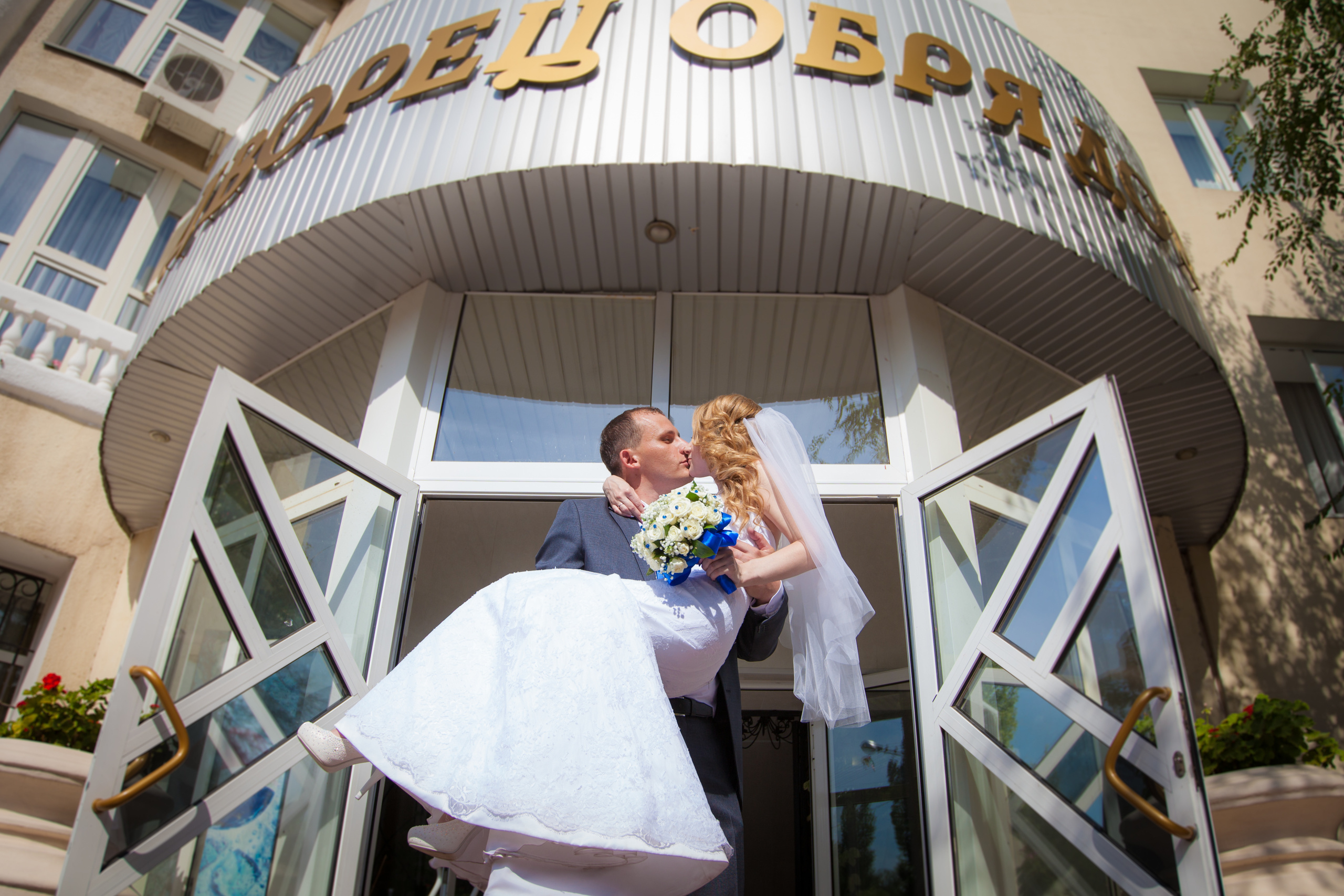 Свадебный фотограф в Волжском Антон Тюрин. Свадебный и семейный фотограф в Волжском Антон Тюрин