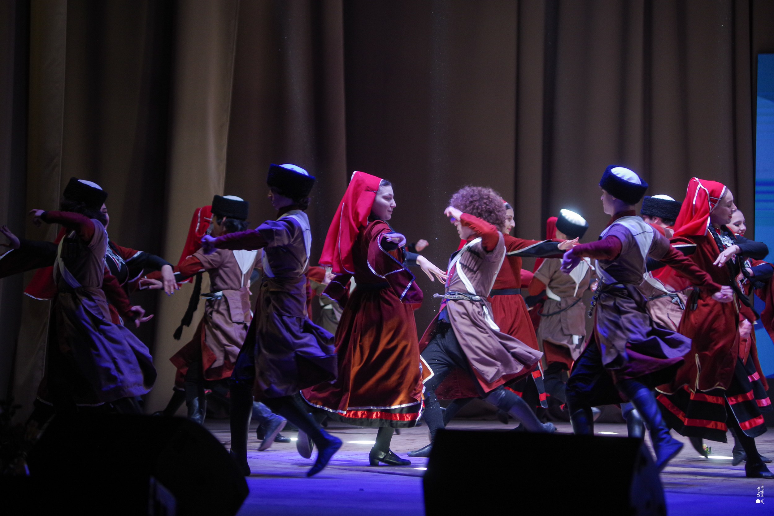 Танцы в Хоби. Портретный фотограф Денис Милютин