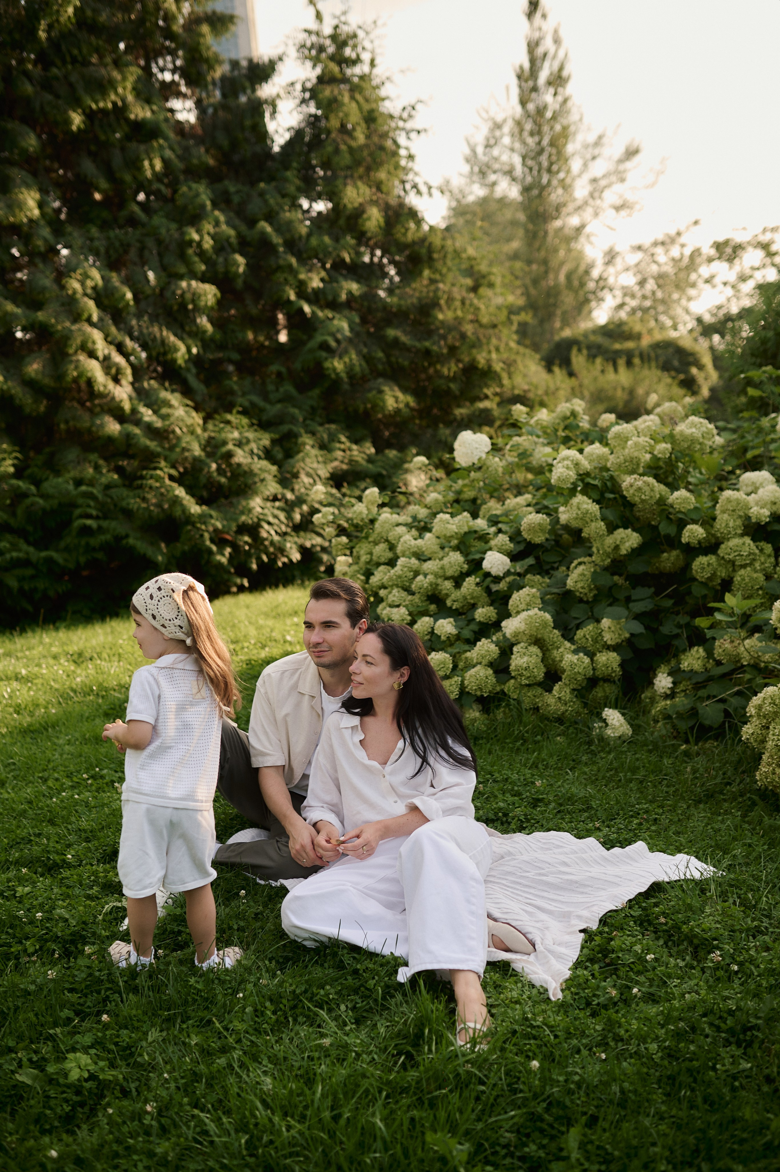 Рохус, Юля и Оливия в парке Останкино. Семейный и свадебный lifestyle-фотограф в Москве Мария Петрова