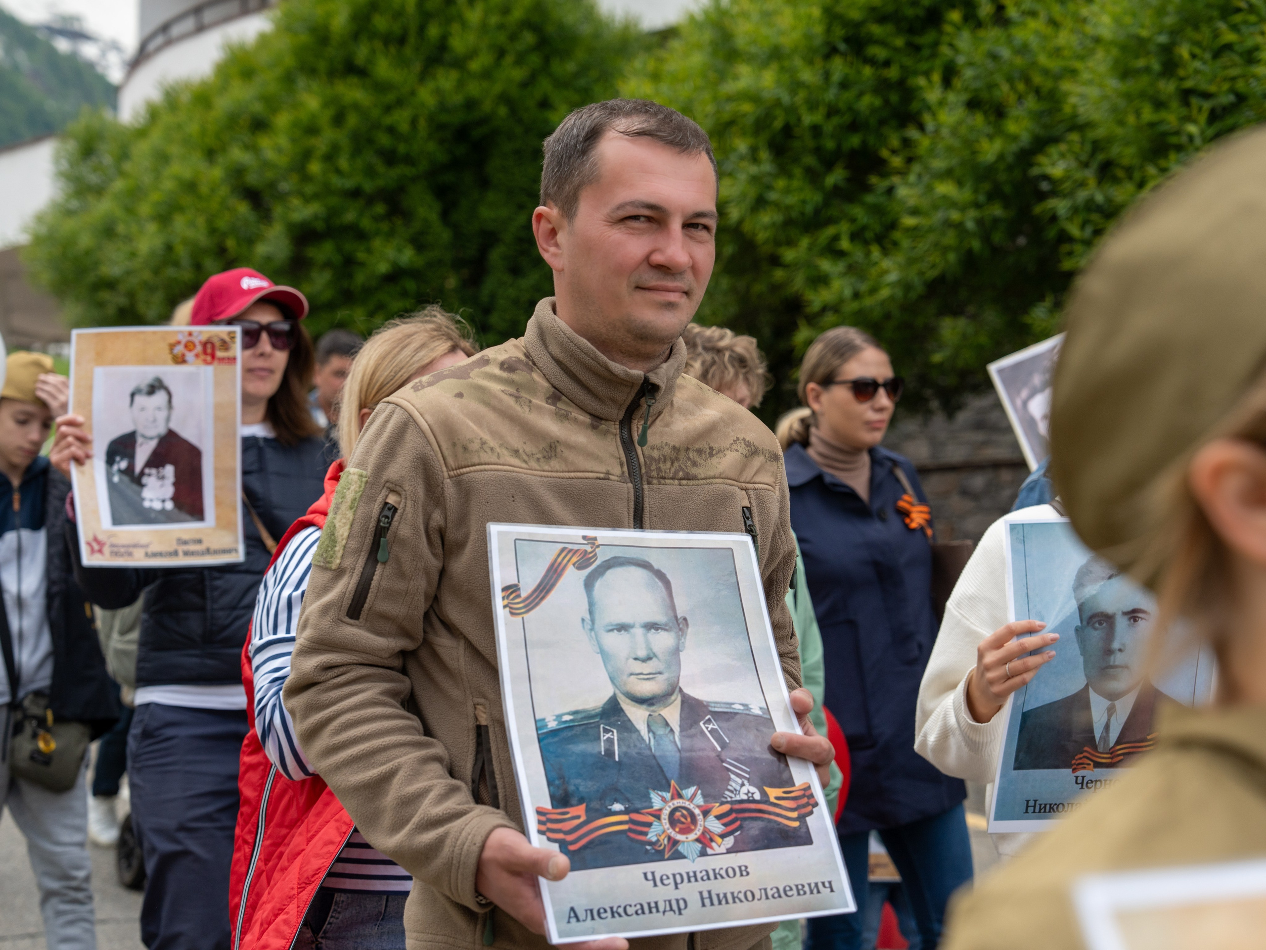 Шествие бессмертного полка 9 мая 2024 Rosa Springs. Репортажный фотограф в Красной Поляне и Сочи Павлюченко Екатерина