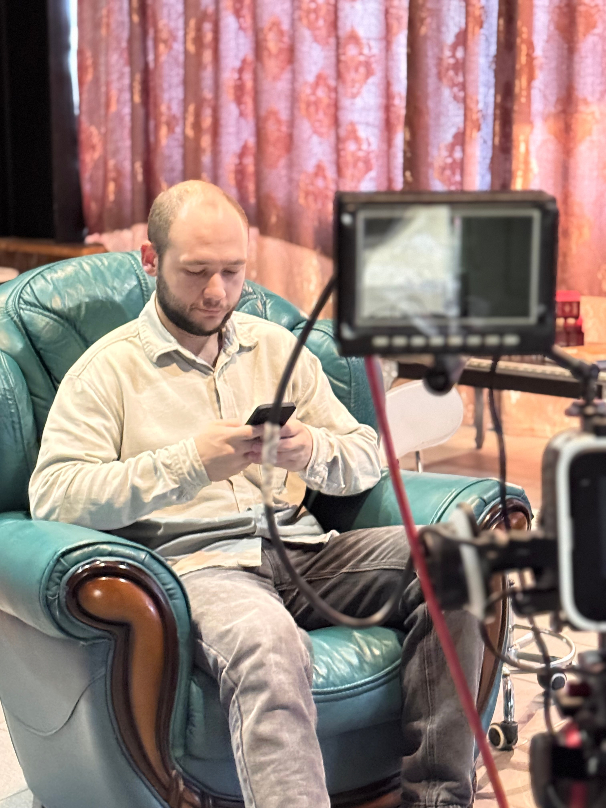 Режиссер Арсений Ганчуков, полный метр «Московские твари». Фотограф, оператор и рилсмейкер в Москве — Ася Палагута