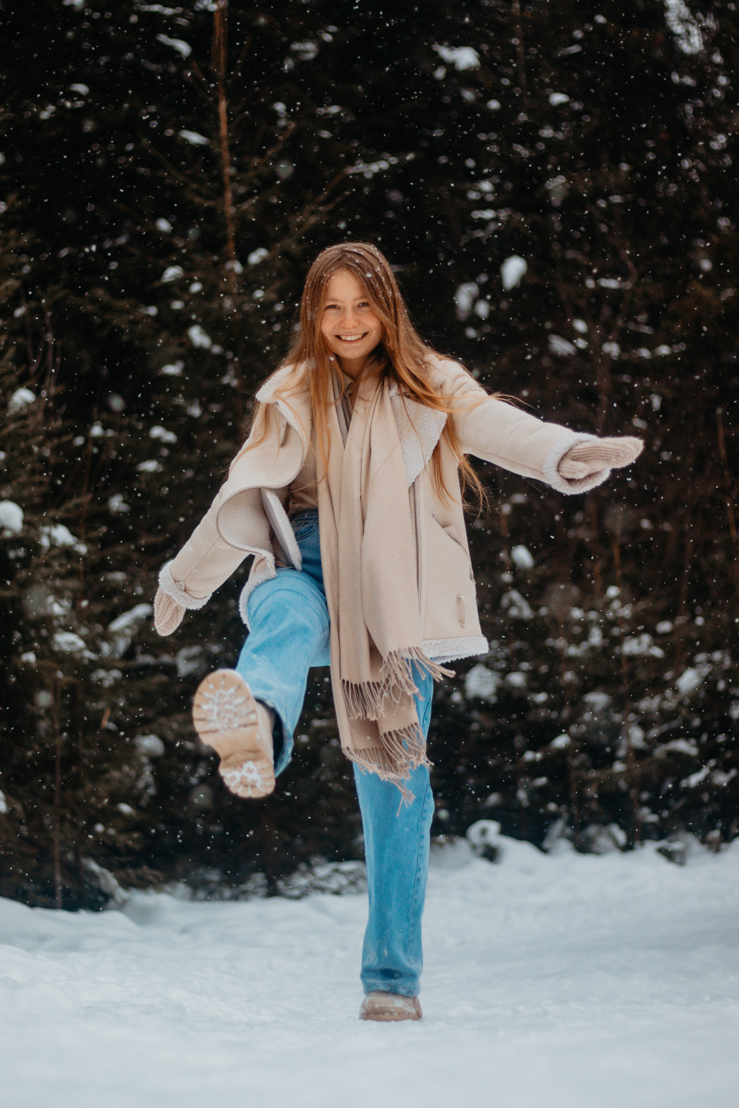 Шура и Даша. Лес