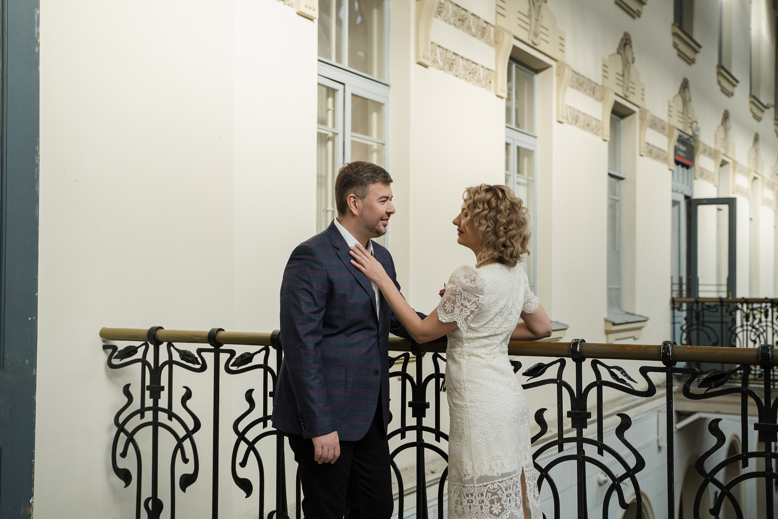 Свадебная фотосессия на Витебском вокзале. Свадебный и семейный фотограф в Пушкине и Санкт-Петербурге Мария Филиппова