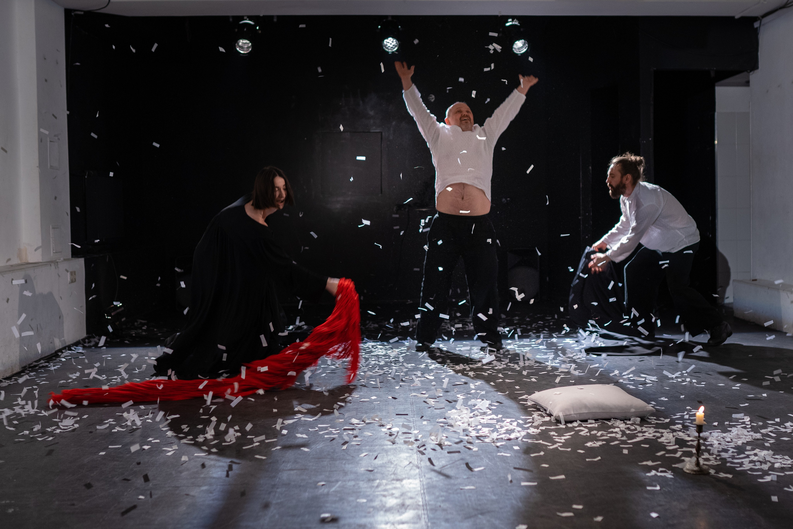 Маленькие истории. Фотограф Нинель Гюрсой, г. Москва