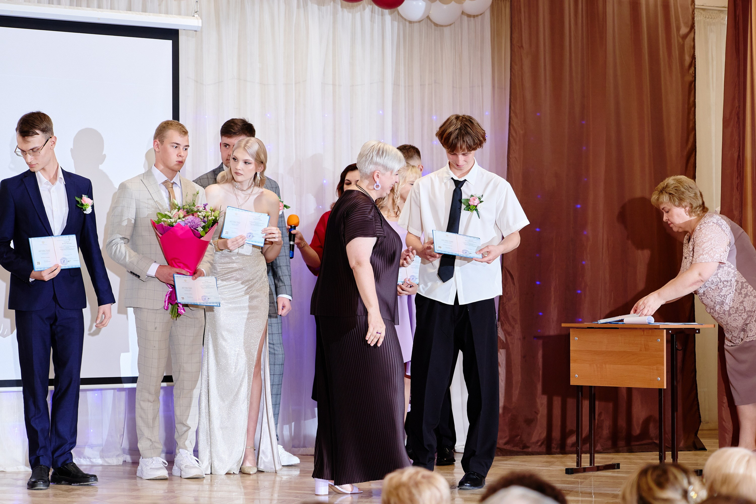 Выпускной 35 Сош. Фотограф Выпускные альбомы Таганрог Сергей Коробченко