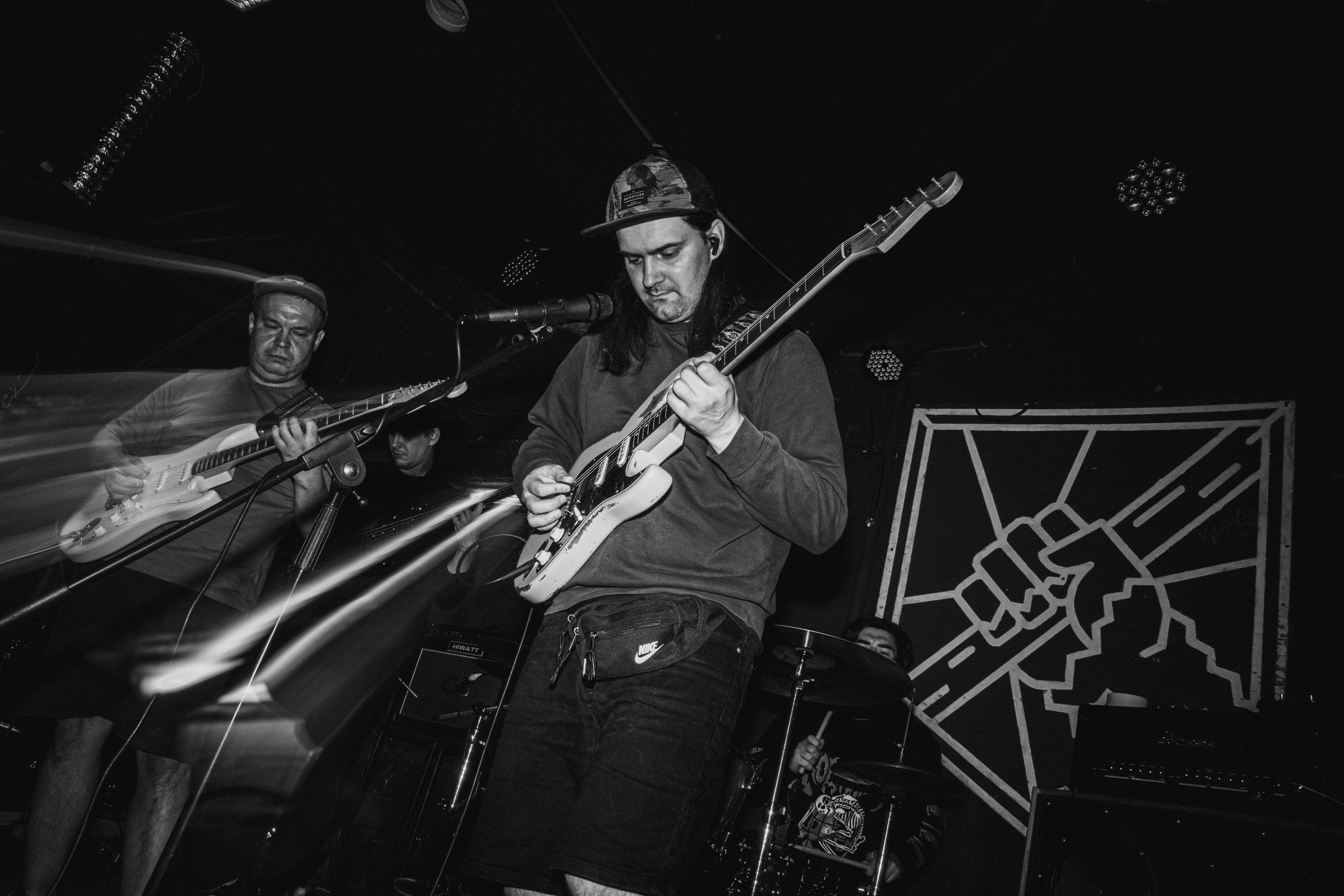 Ютани & о т м е ж & Вещи в картонной коробке 08.08.2025. Репортажный фотограф в Москве Legiodot