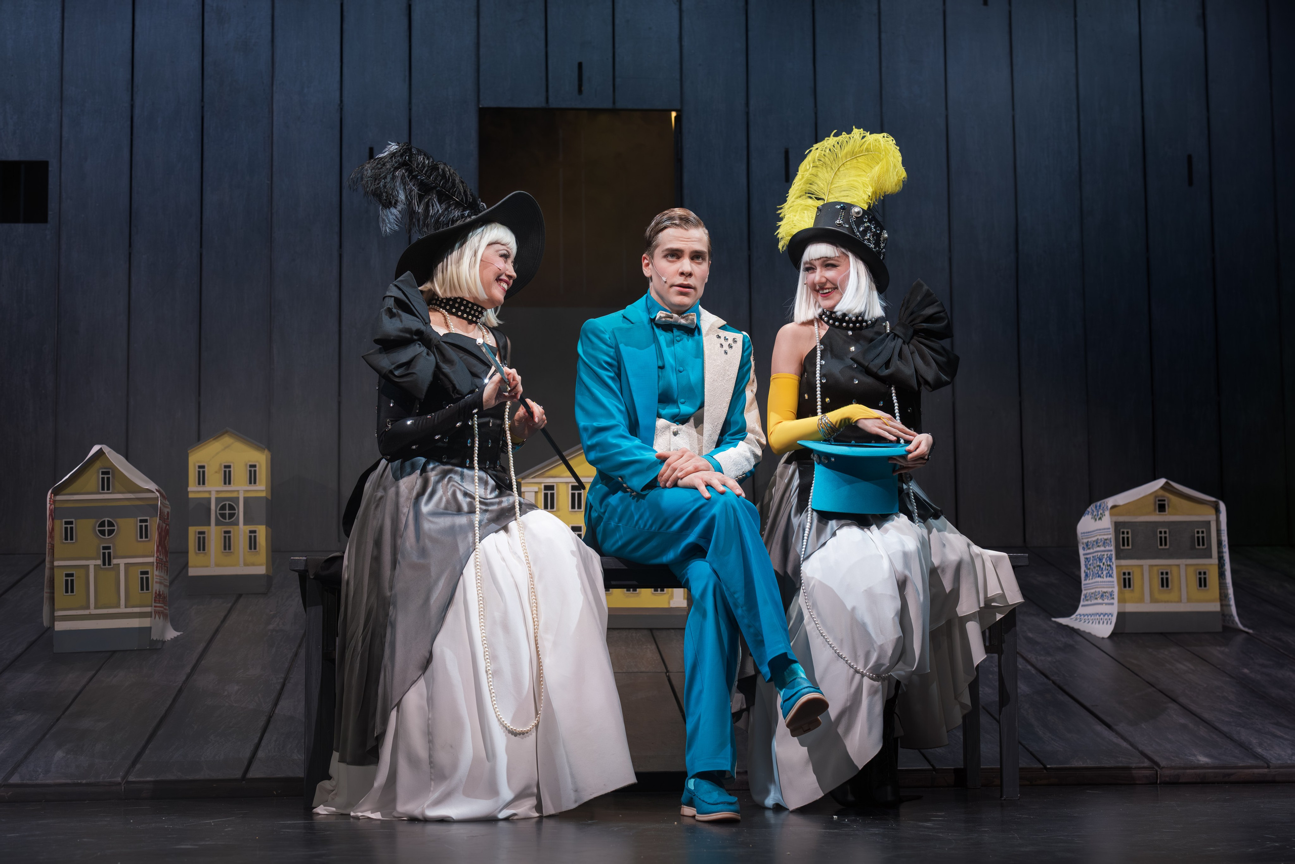 Театр Терезы Дуровой: Ревизор. Сайт фотографа Сергея Абрамова