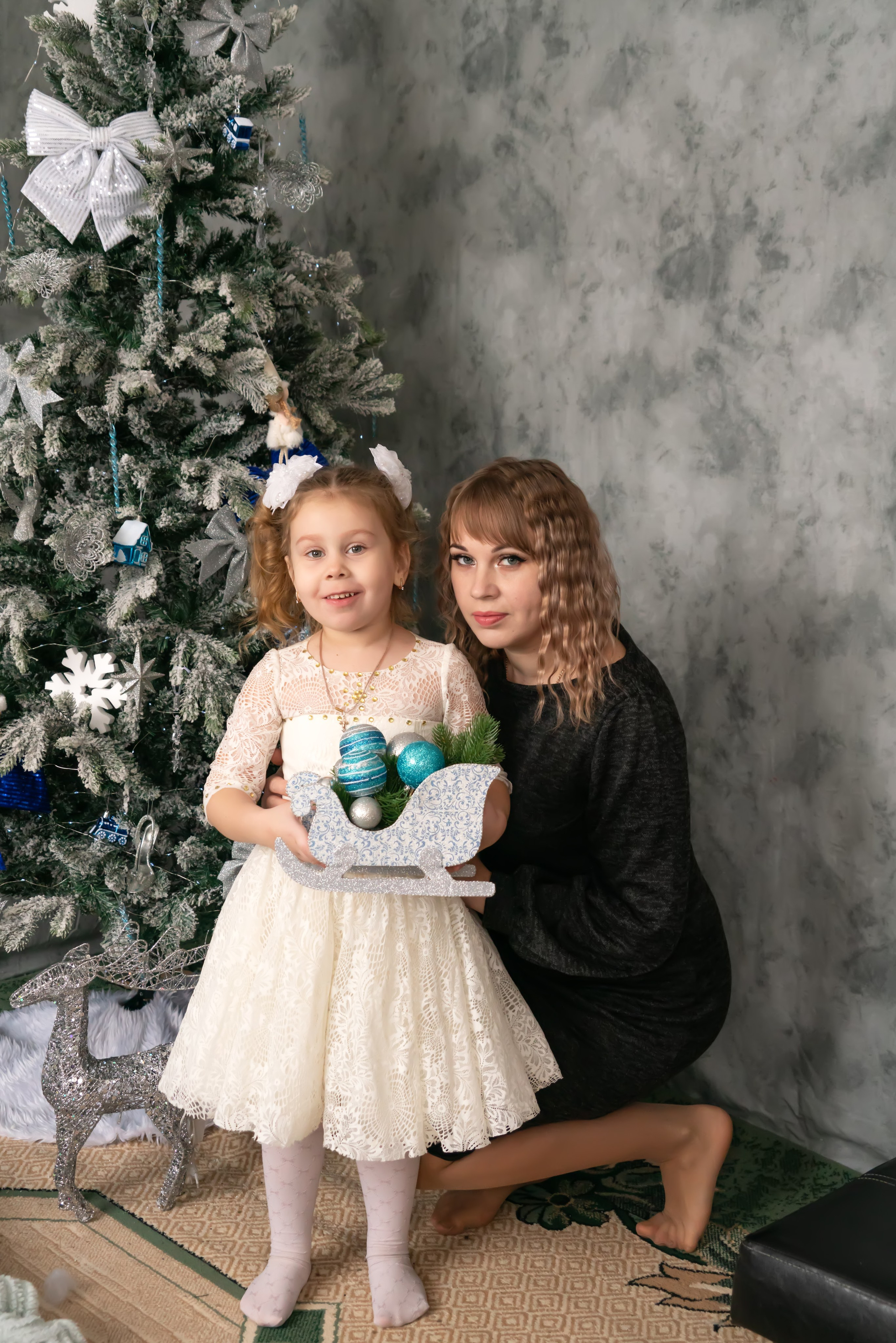 Новый год: Юлия и дочки. Семейный и детский фотограф Тула Ясногорск Тульская область Надежда Кукушкина